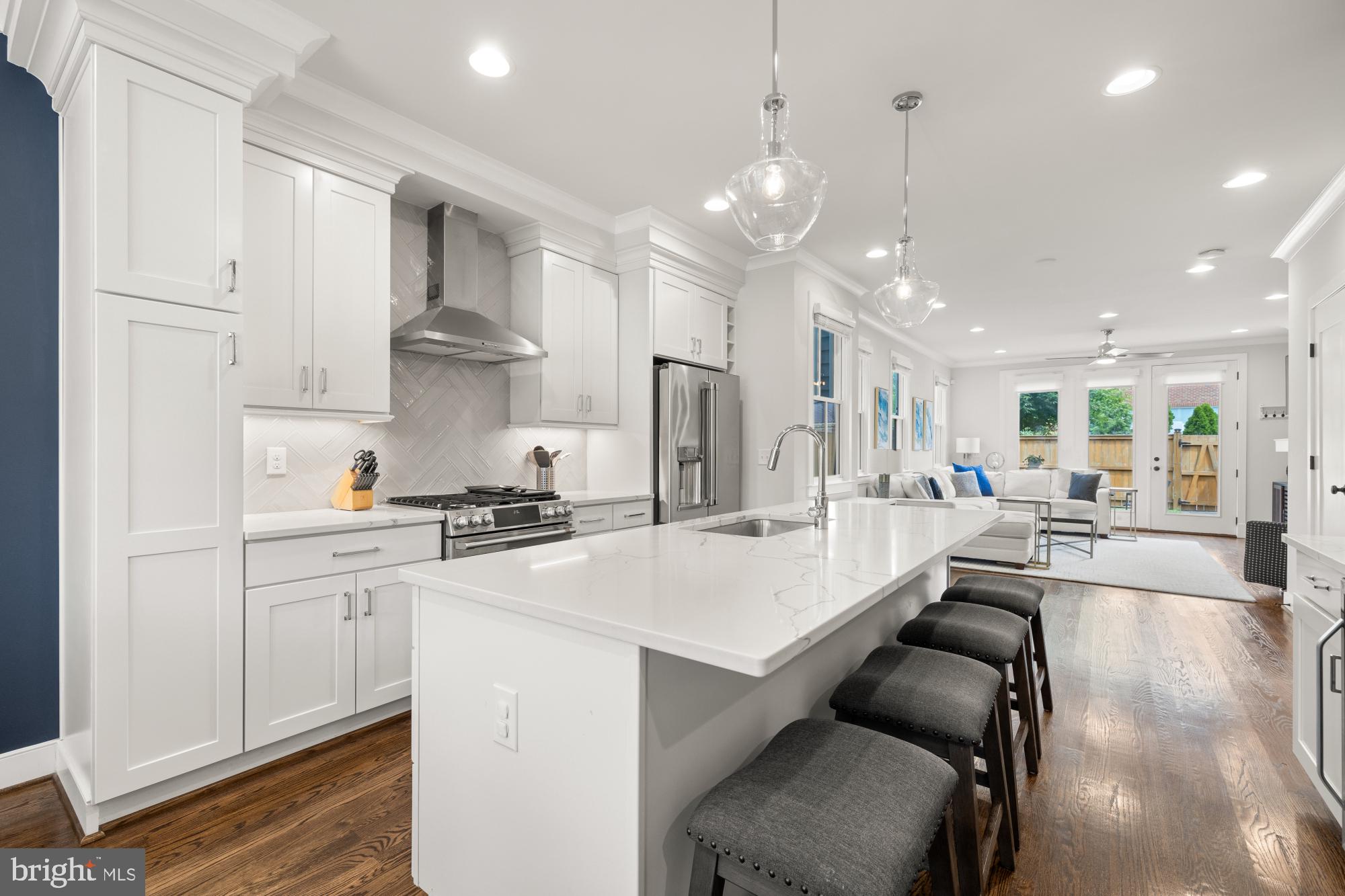 613 N Columbus Street