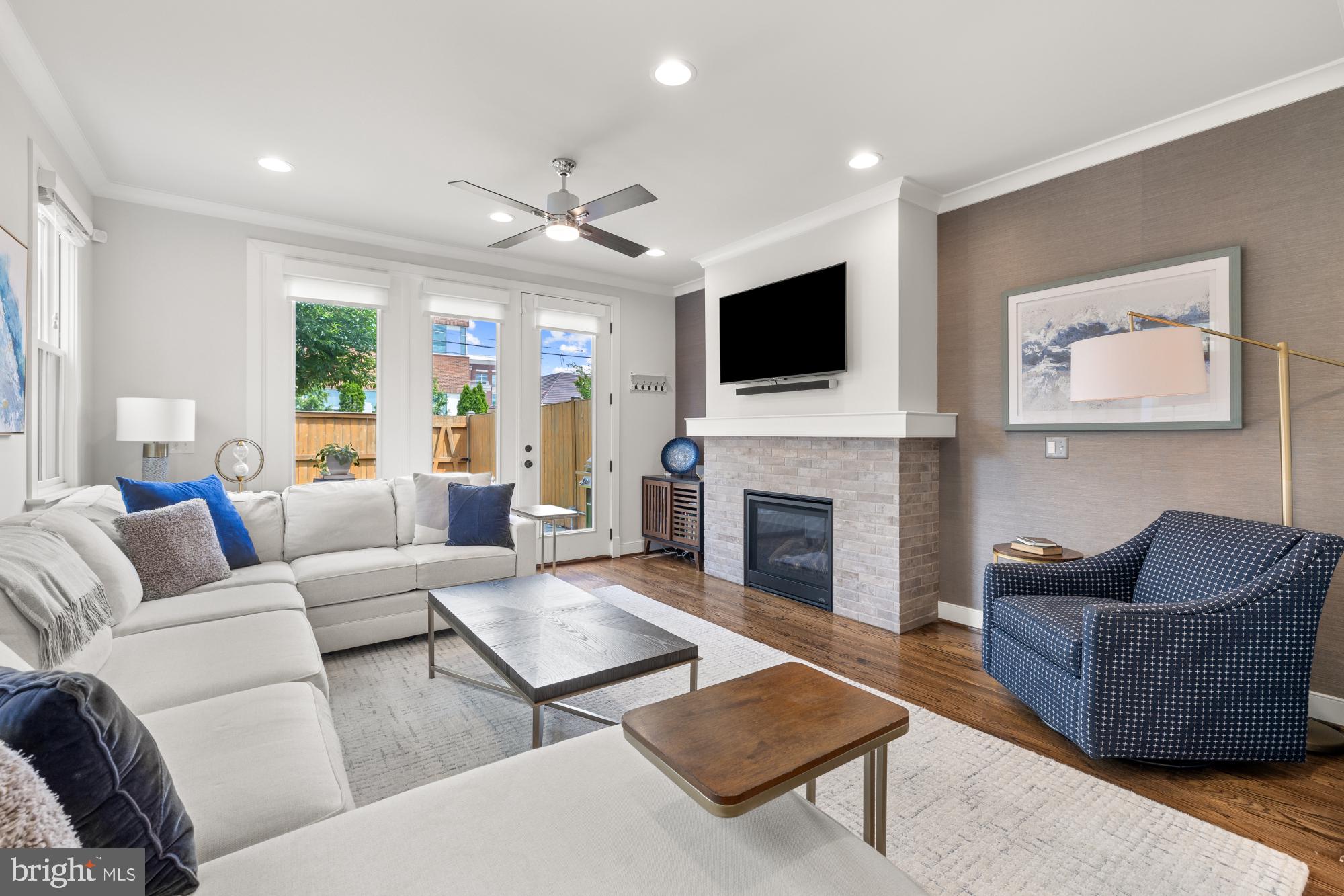 613 N Columbus Street