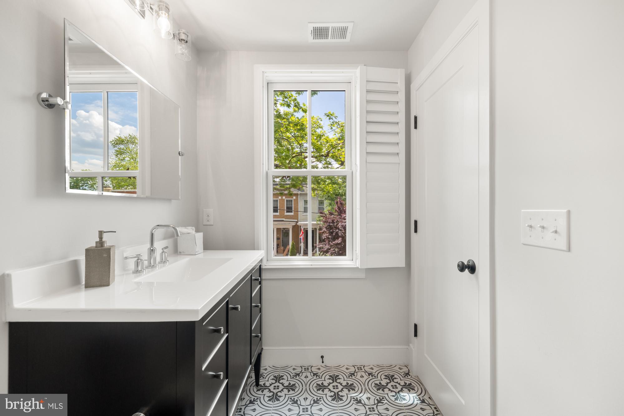 613 N Columbus Street