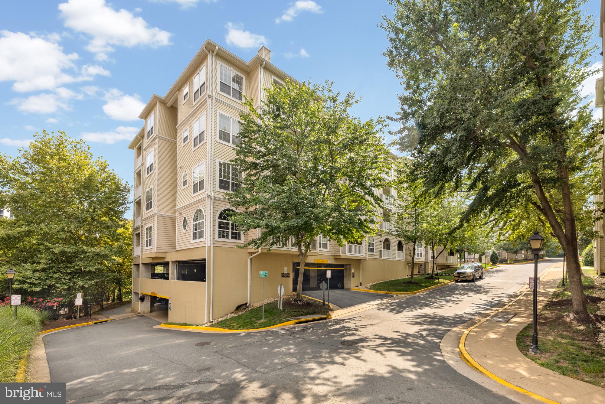 4550 Strutfield Ln #2405