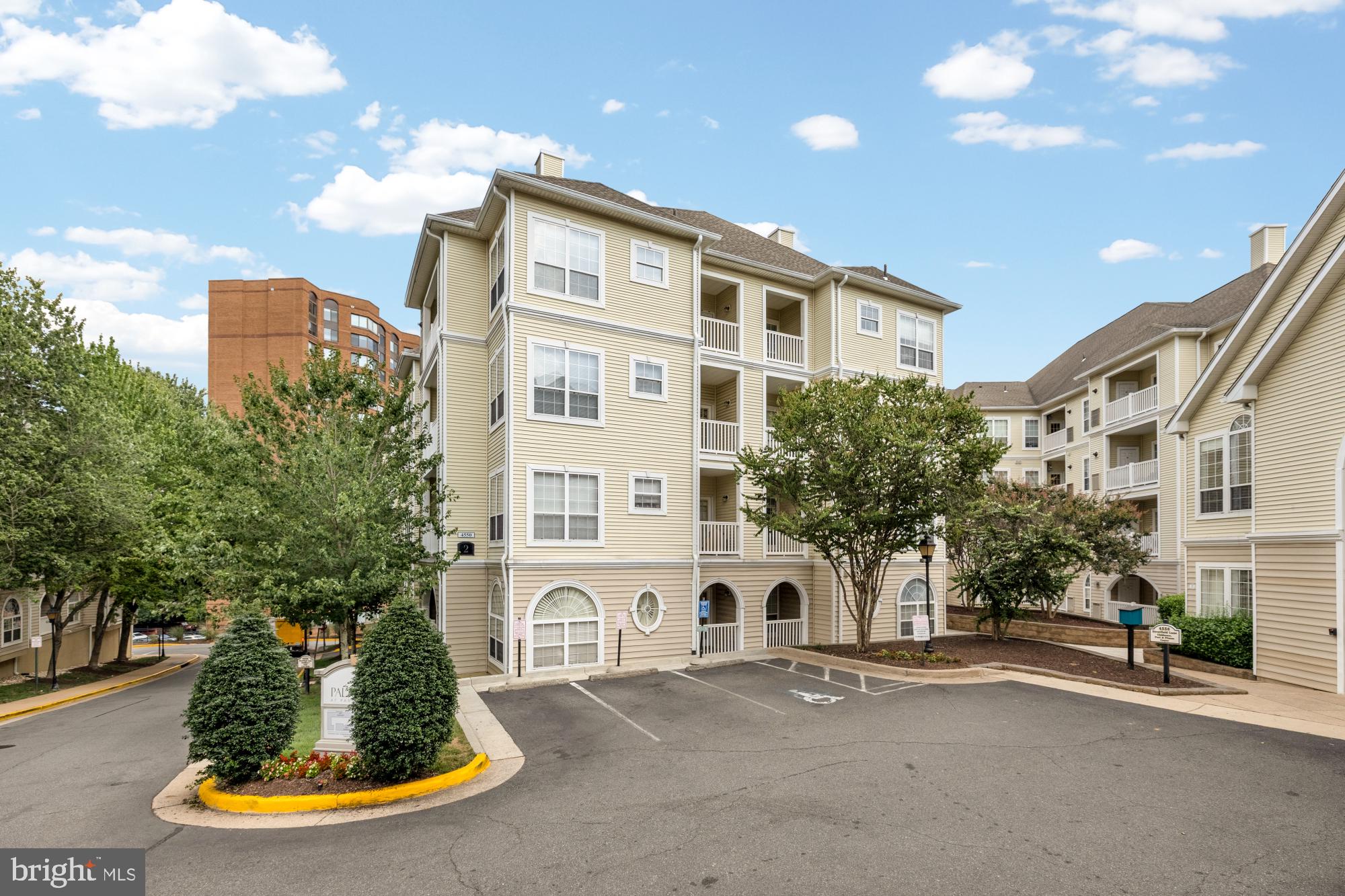 4550 Strutfield Ln #2405