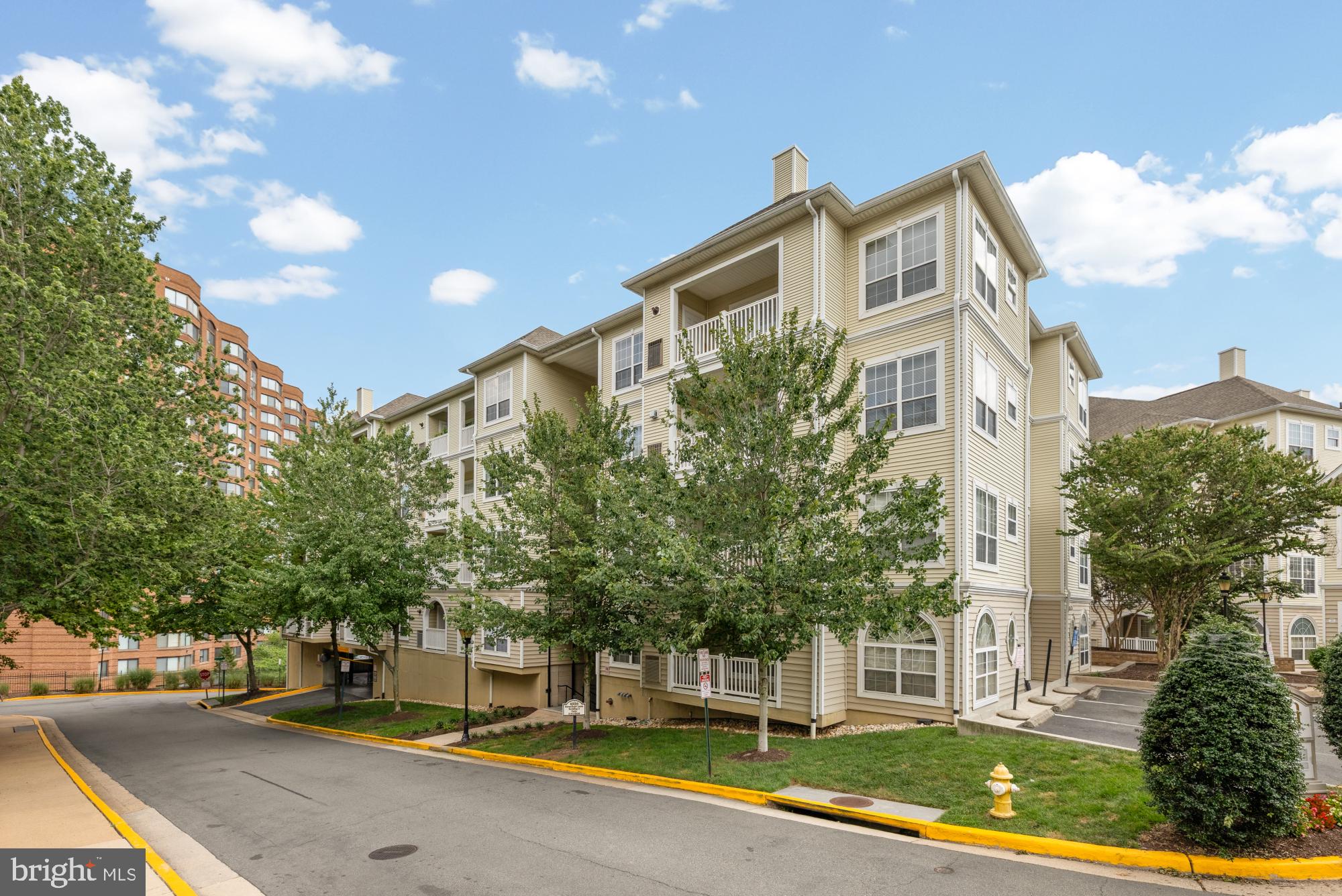 4550 Strutfield Ln #2405