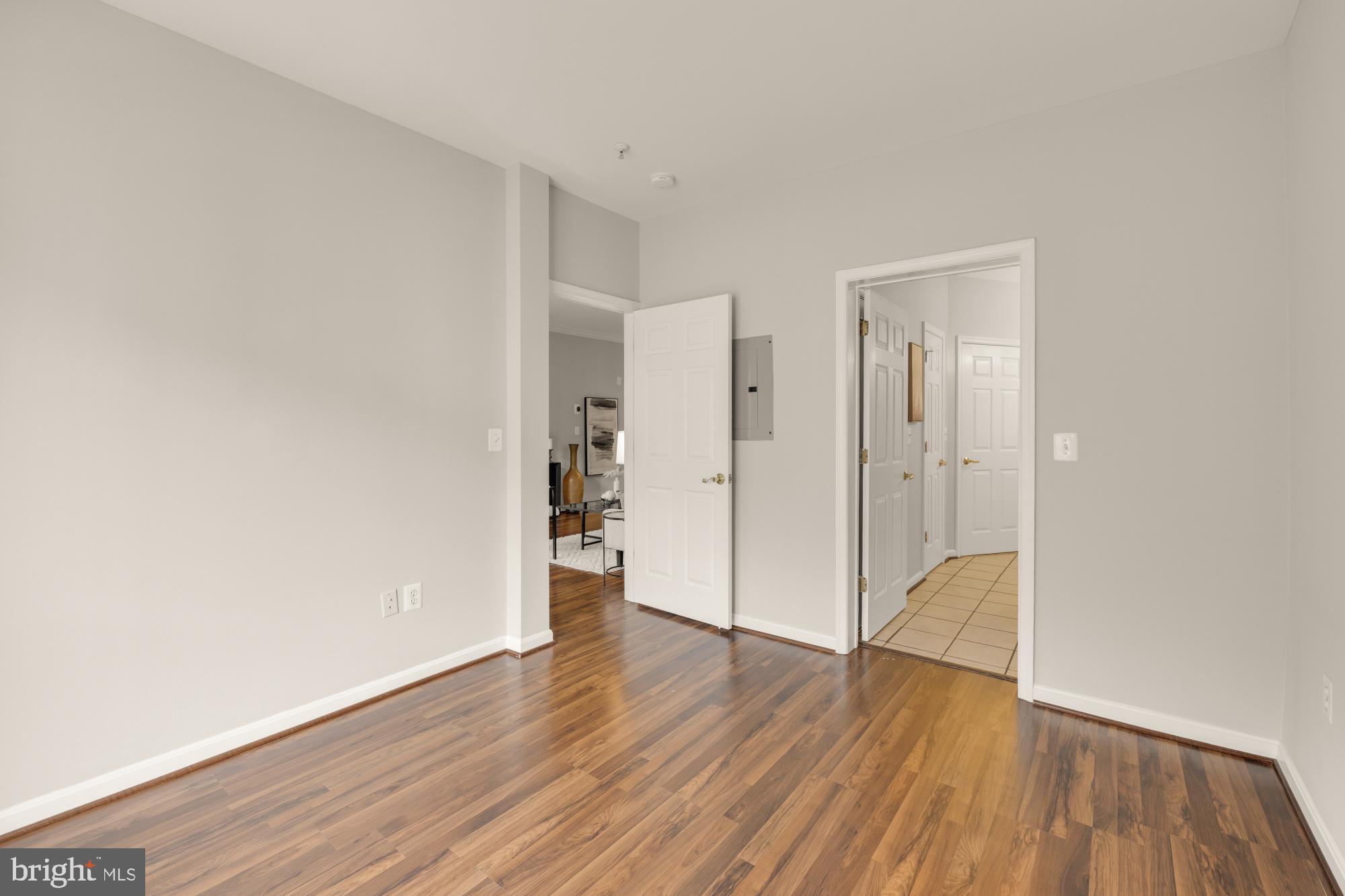 4560 STRUTFIELD LANE 1203