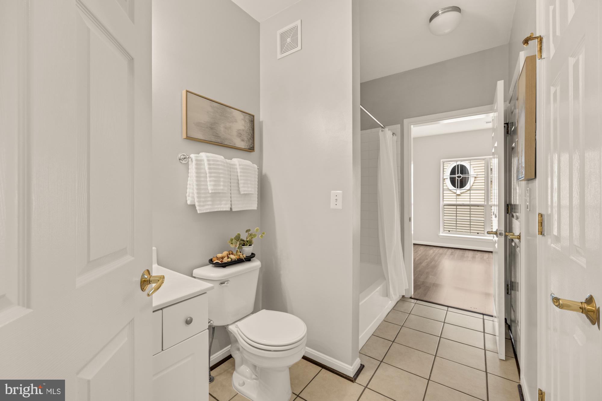 4560 STRUTFIELD LANE 1203
