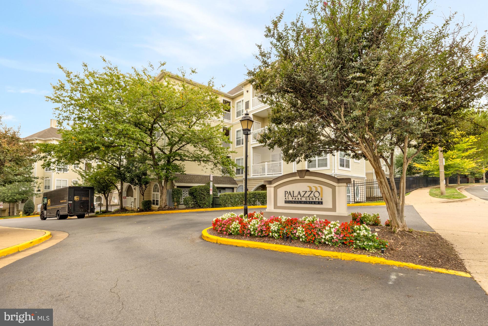 4560 STRUTFIELD LANE 1203