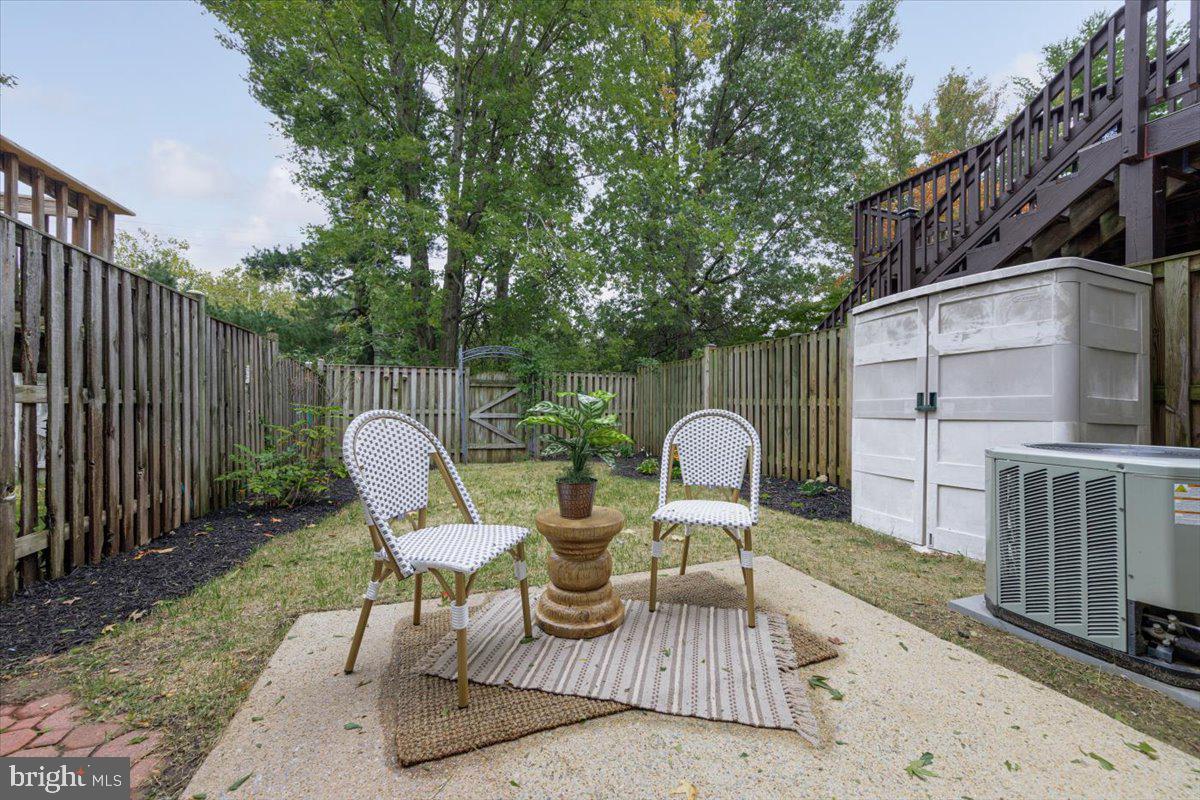 7451 Duddington Dr