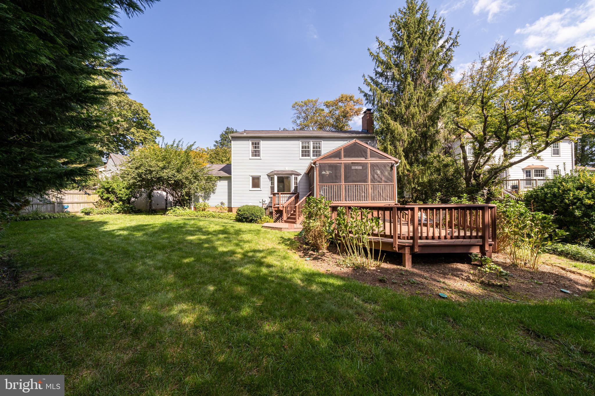 504 Woodland Ct NW
