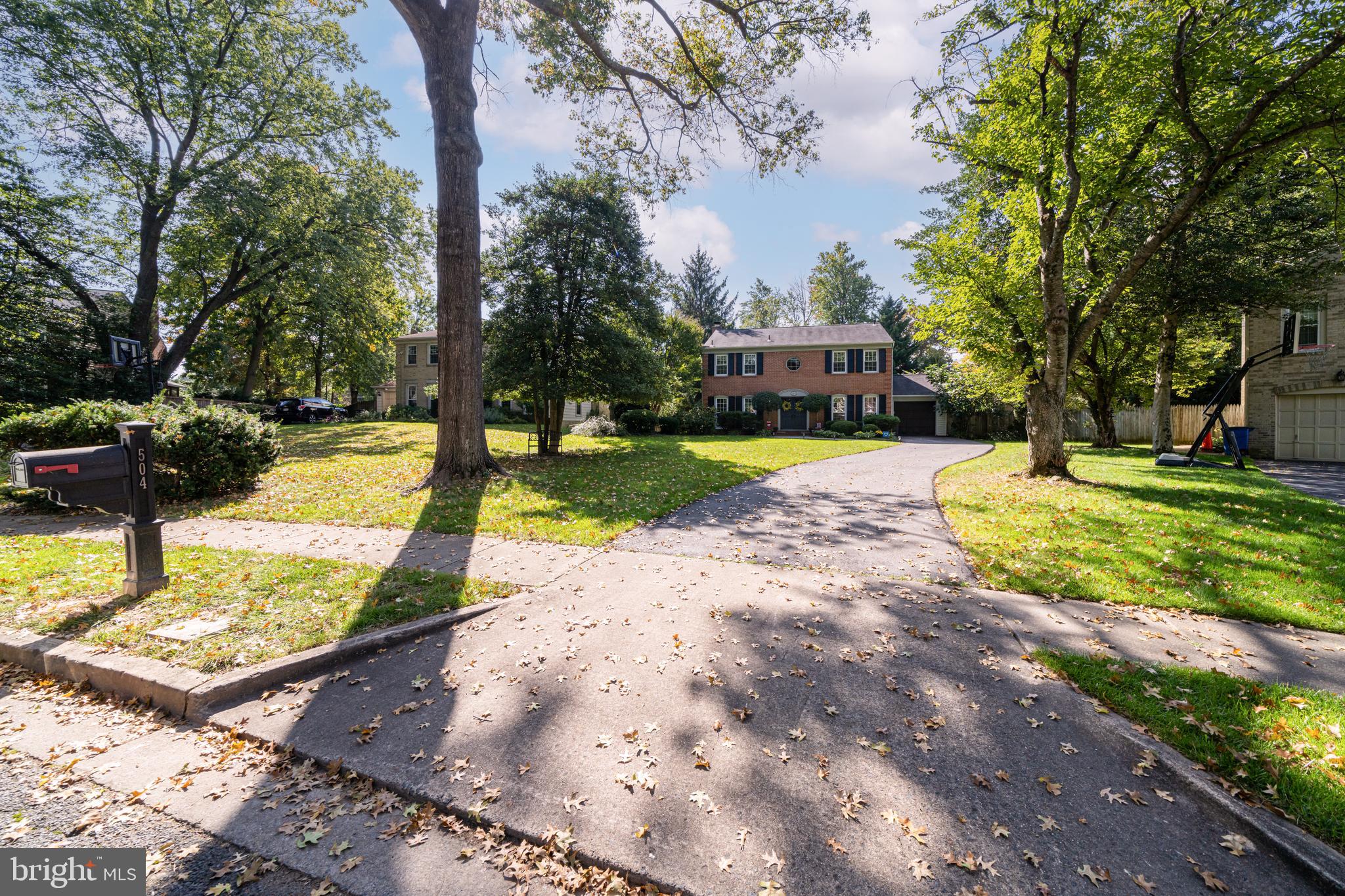 504 Woodland Ct NW