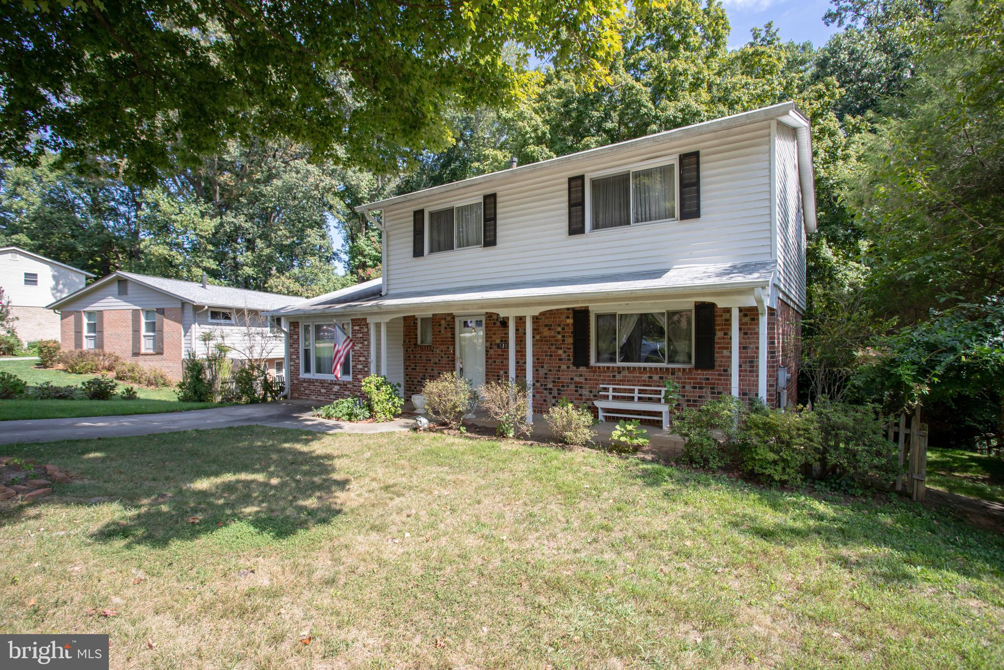 5376 Gainsborough Dr