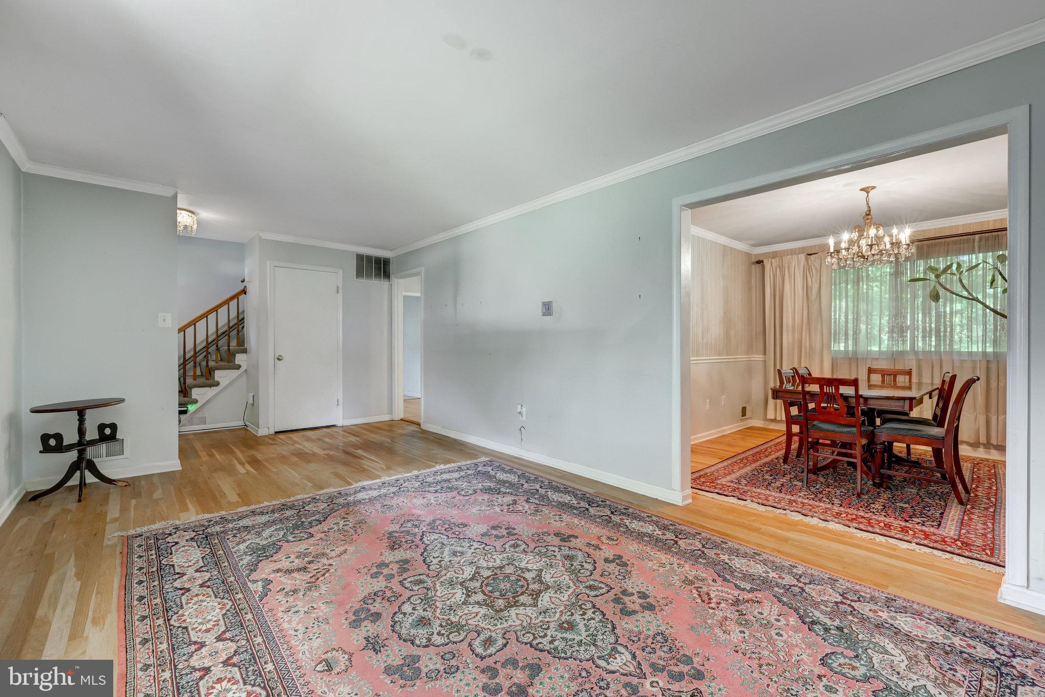 5376 Gainsborough Dr