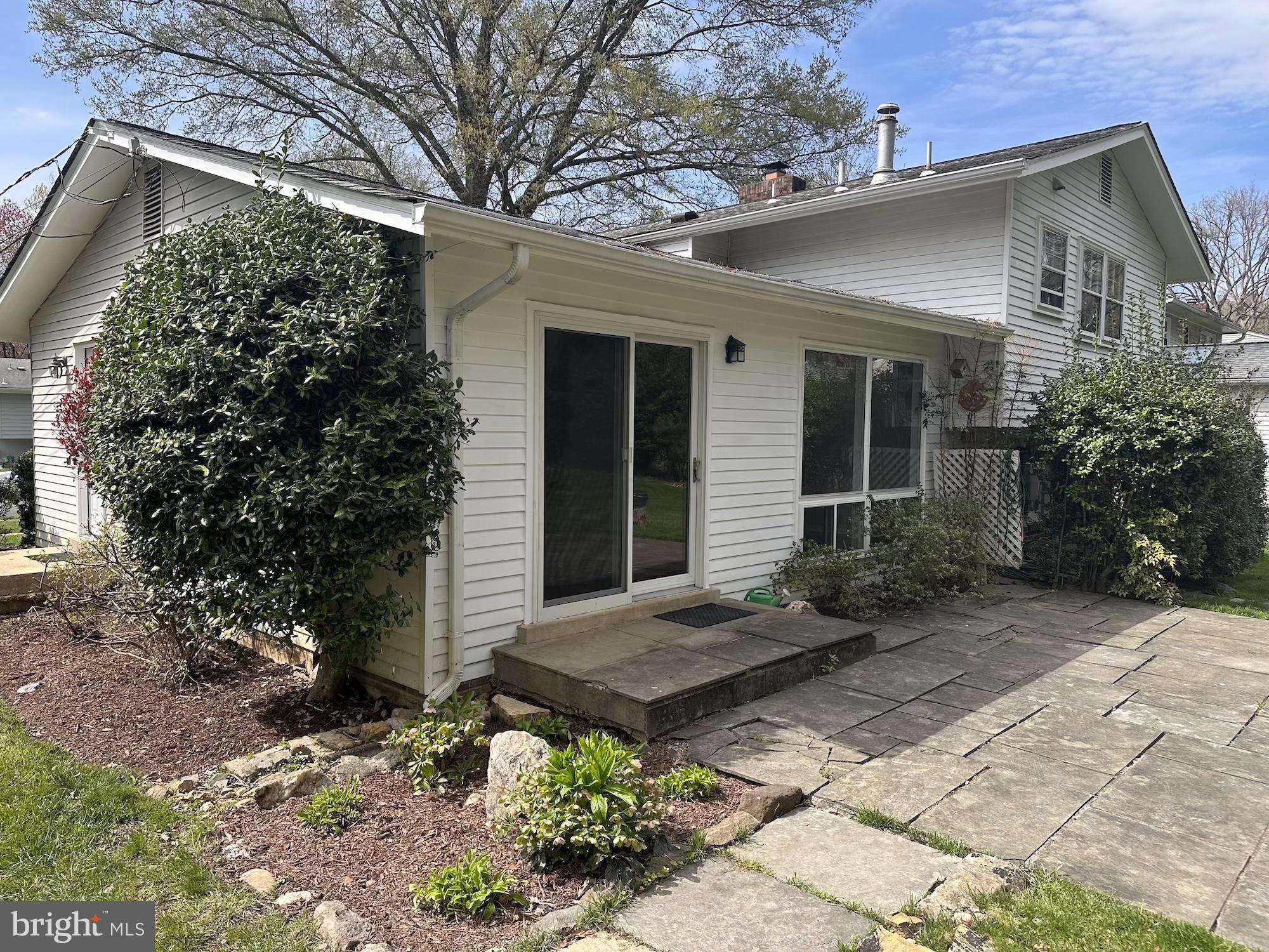 2423 Drexel St