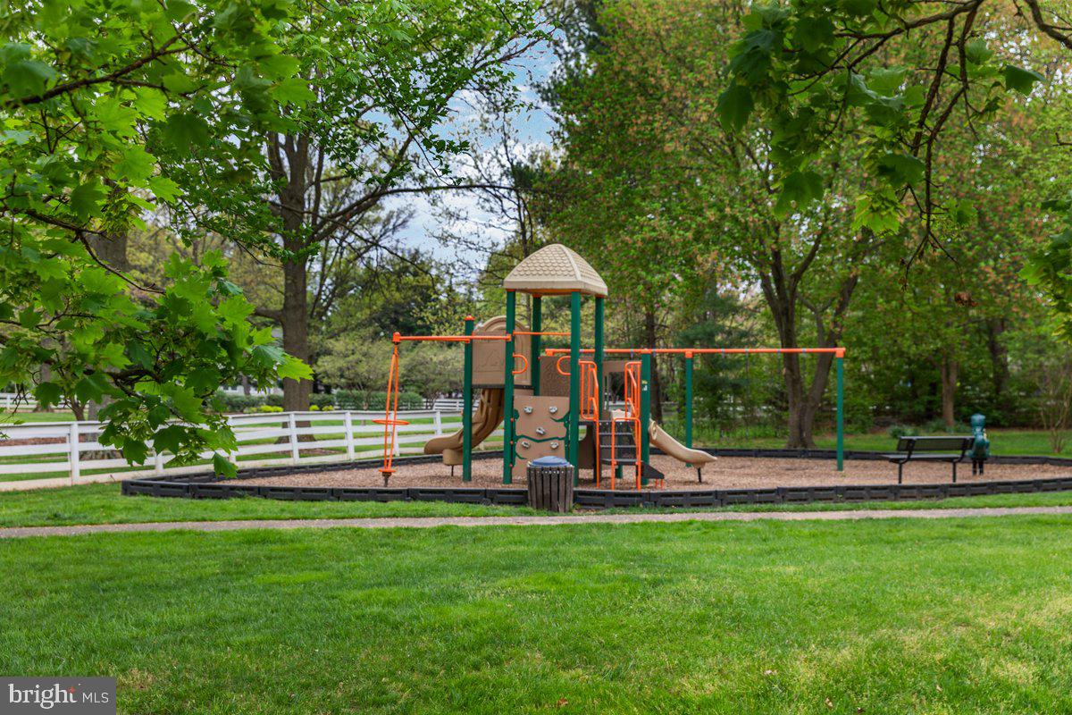 3312 Willow Glen Dr