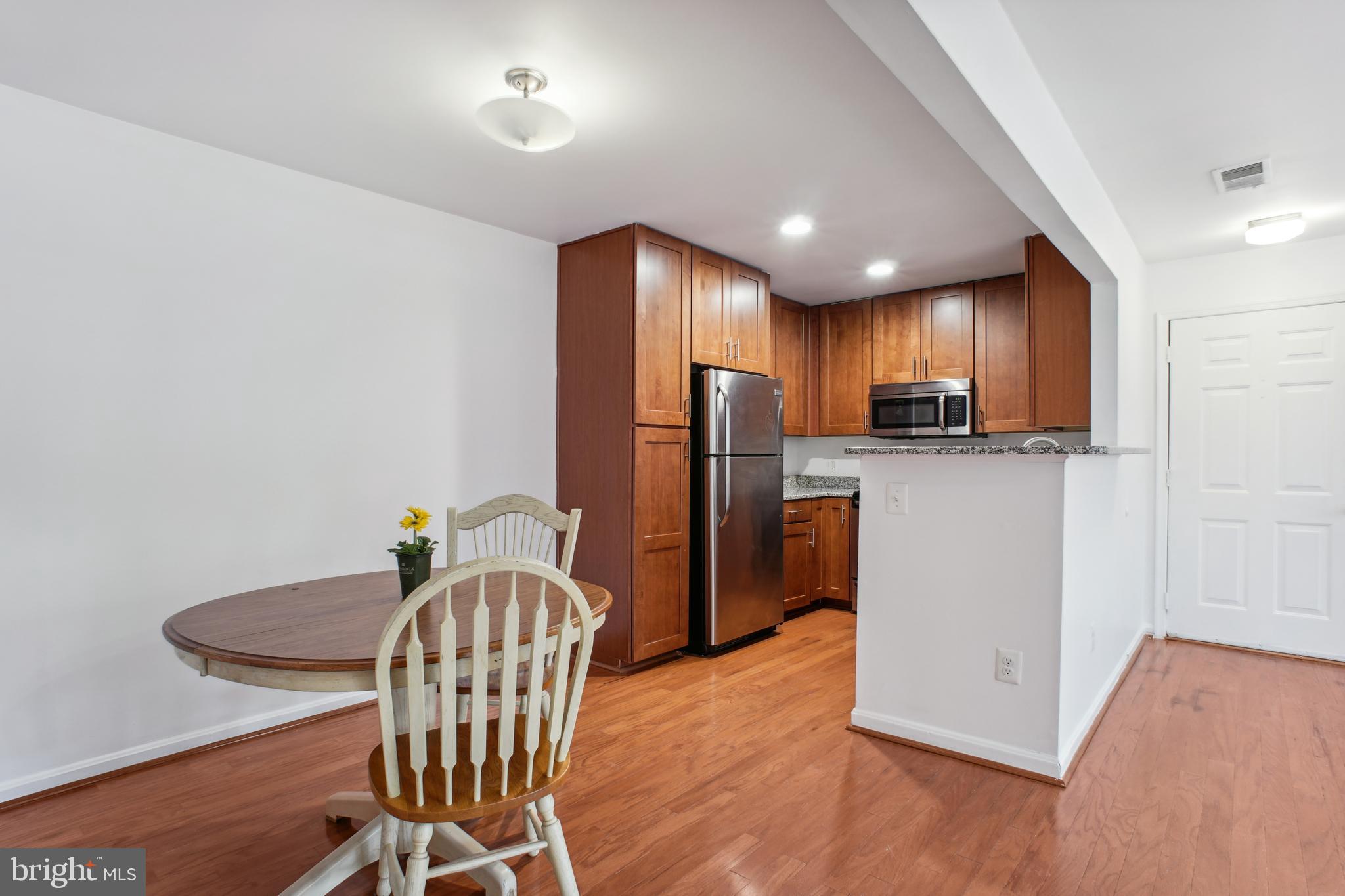 2229 Lovedale Ln #E, 303b