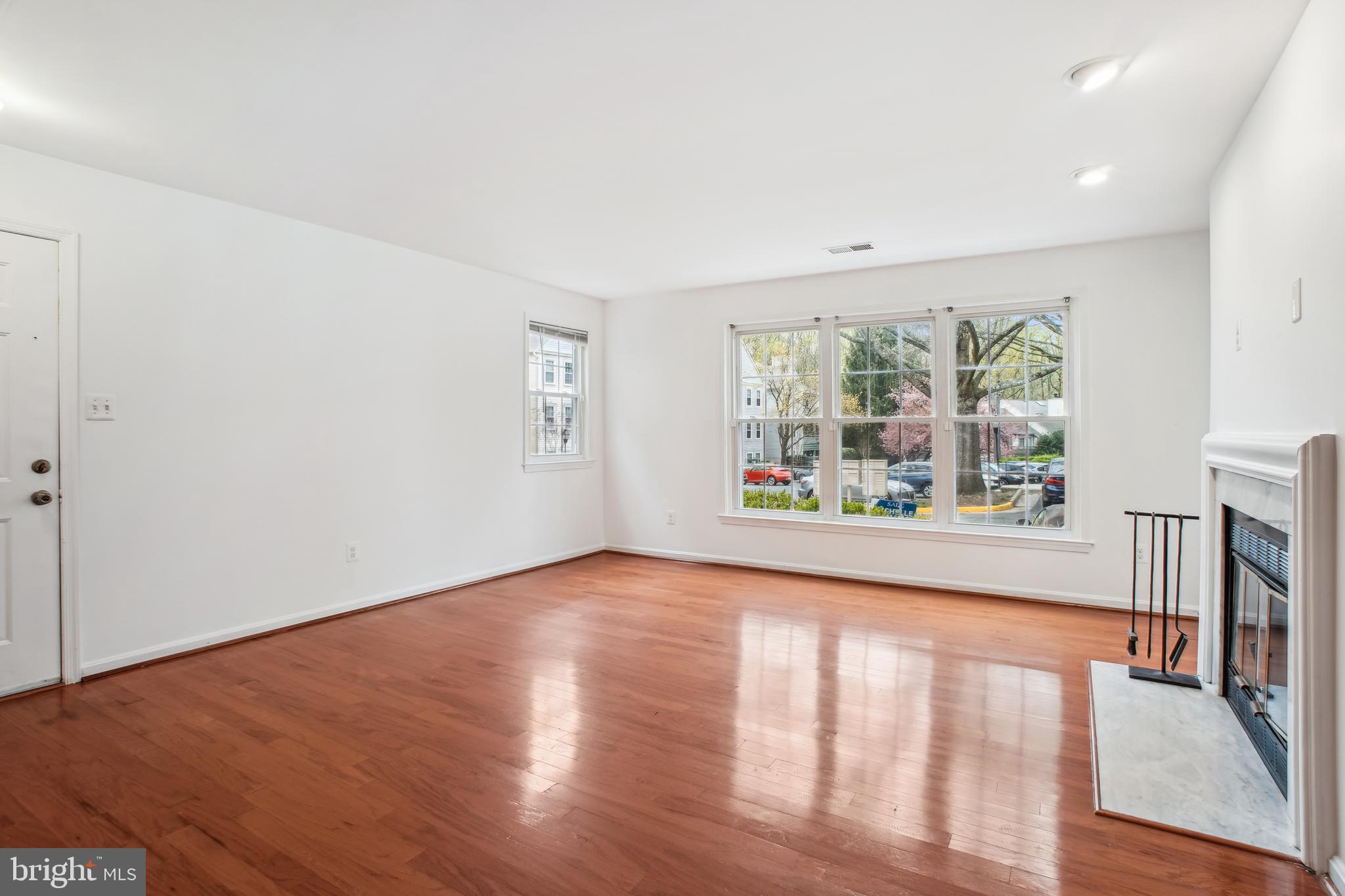 2229 Lovedale Ln #E, 303b