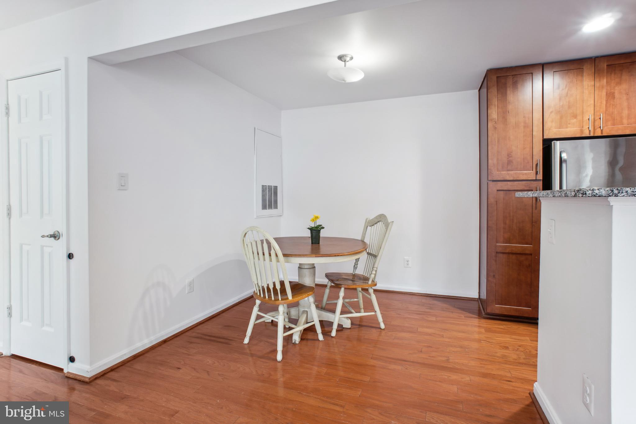 2229 Lovedale Ln #E, 303b