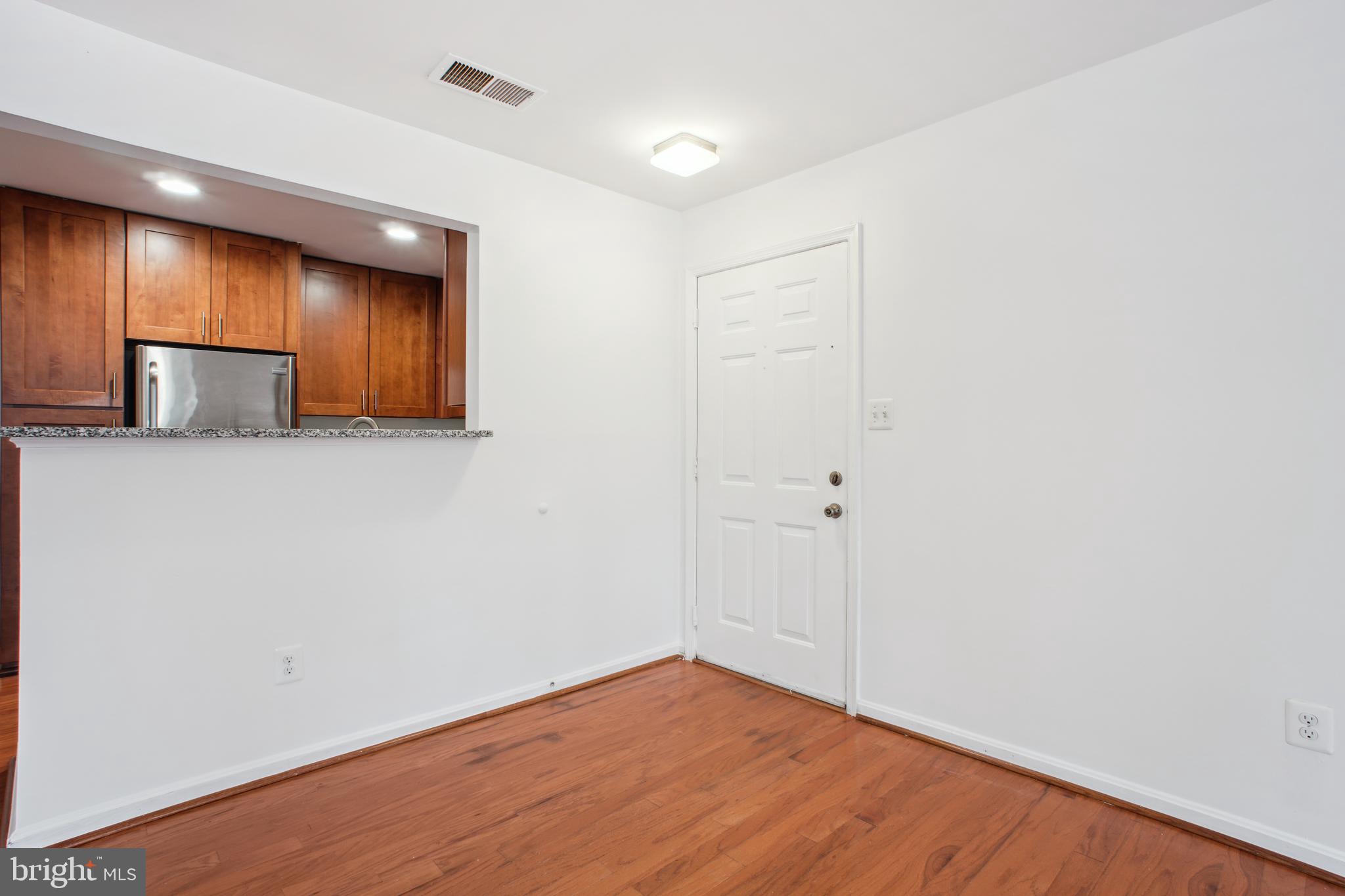 2229 Lovedale Ln #E, 303b