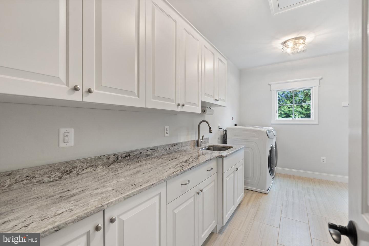 445 Orchard St NW