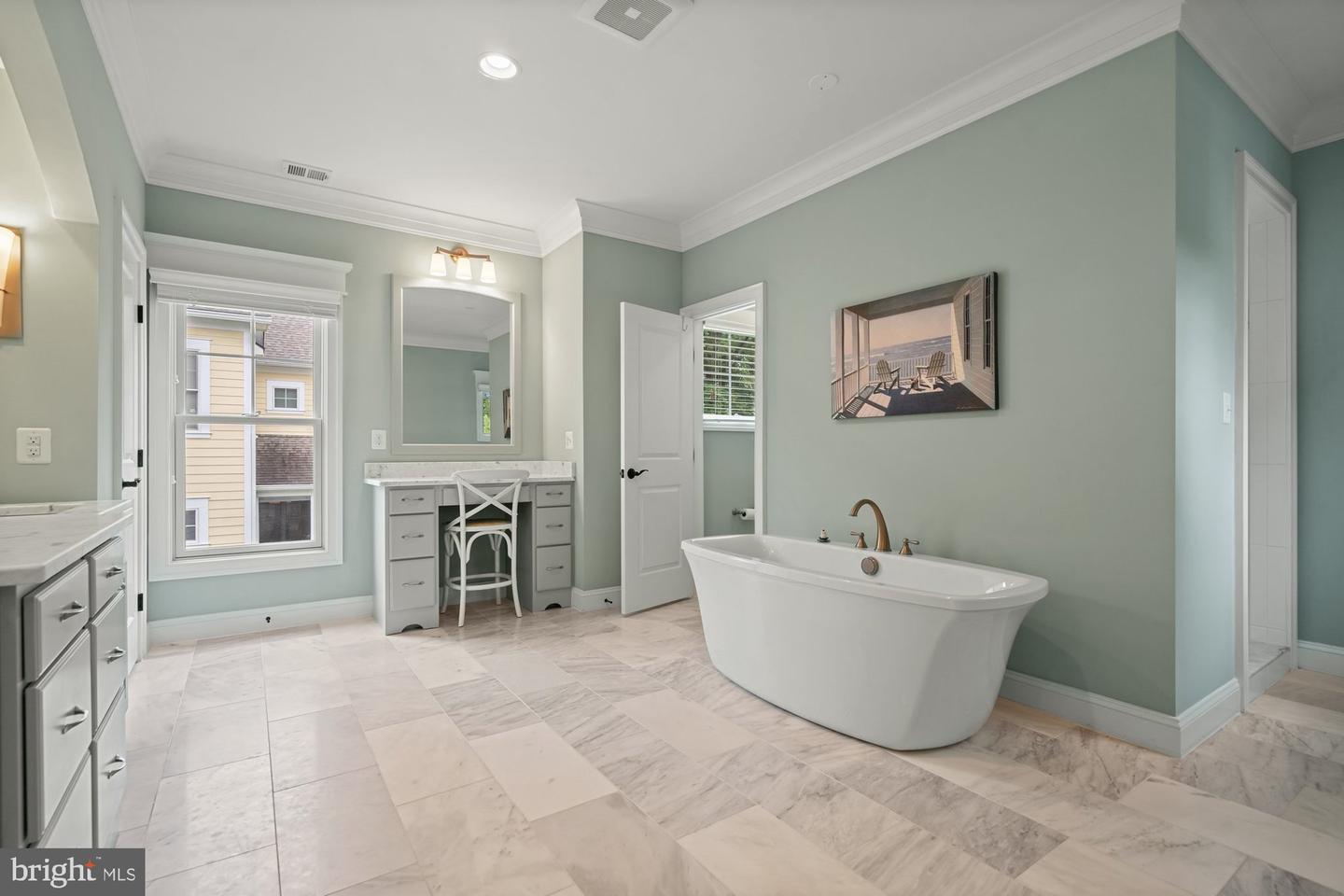 445 Orchard St NW