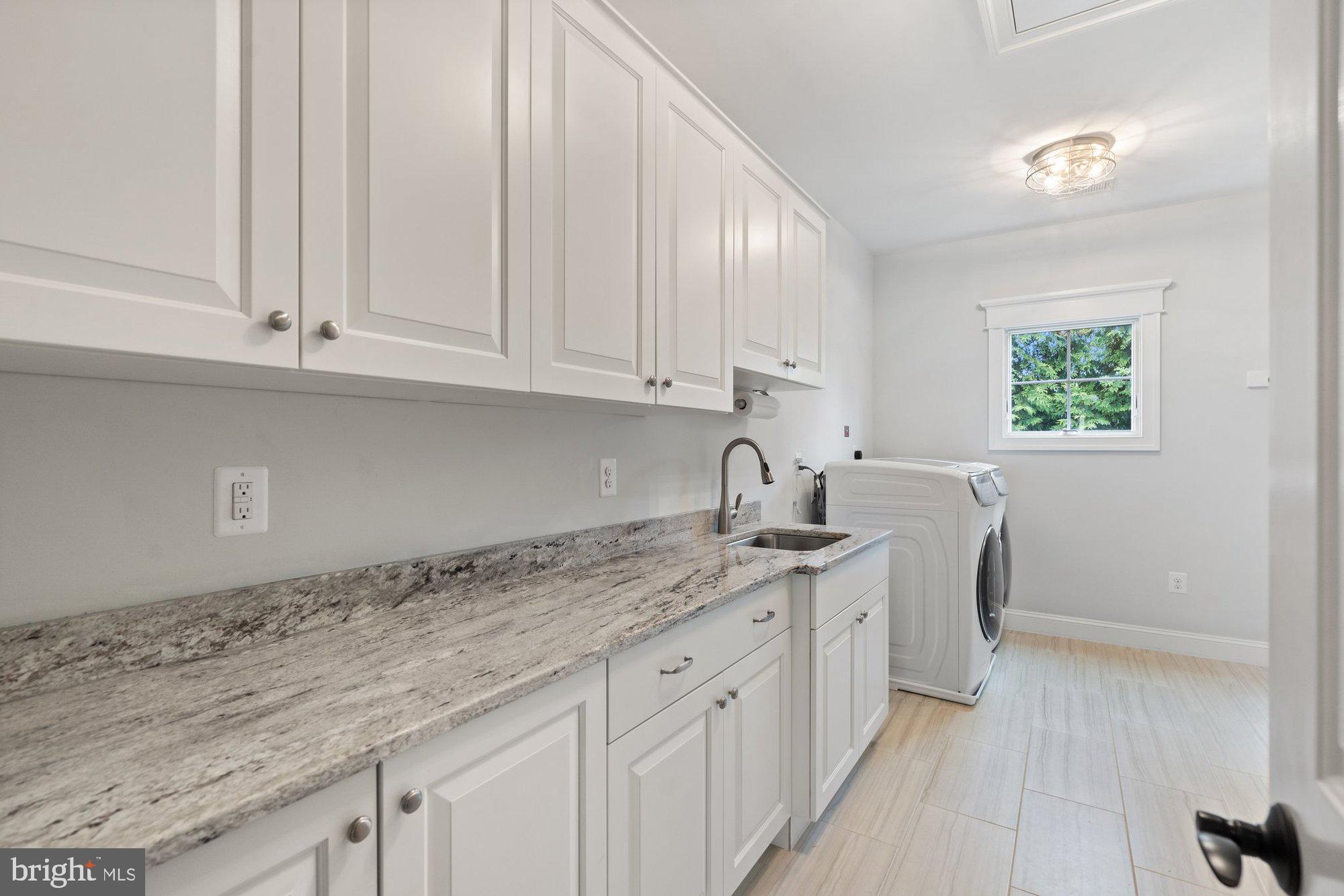 445 Orchard St NW