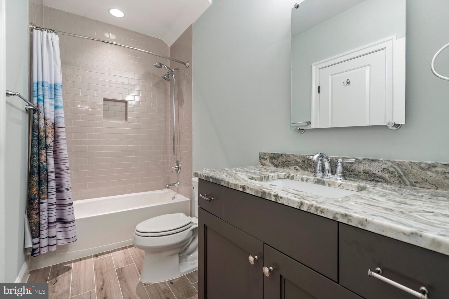 445 Orchard St NW