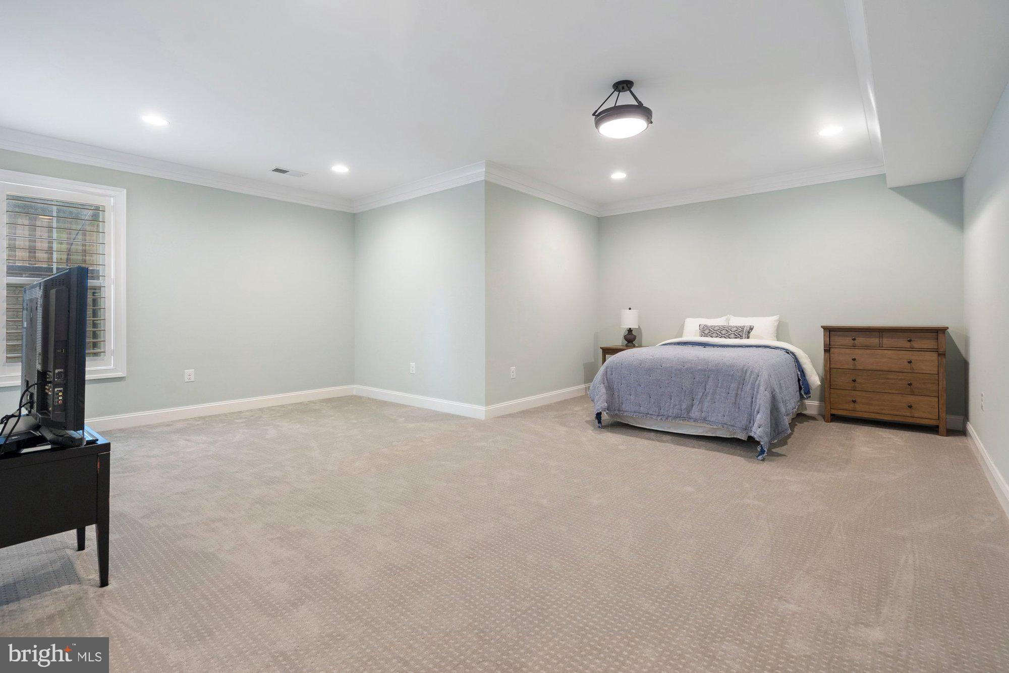 445 Orchard St NW