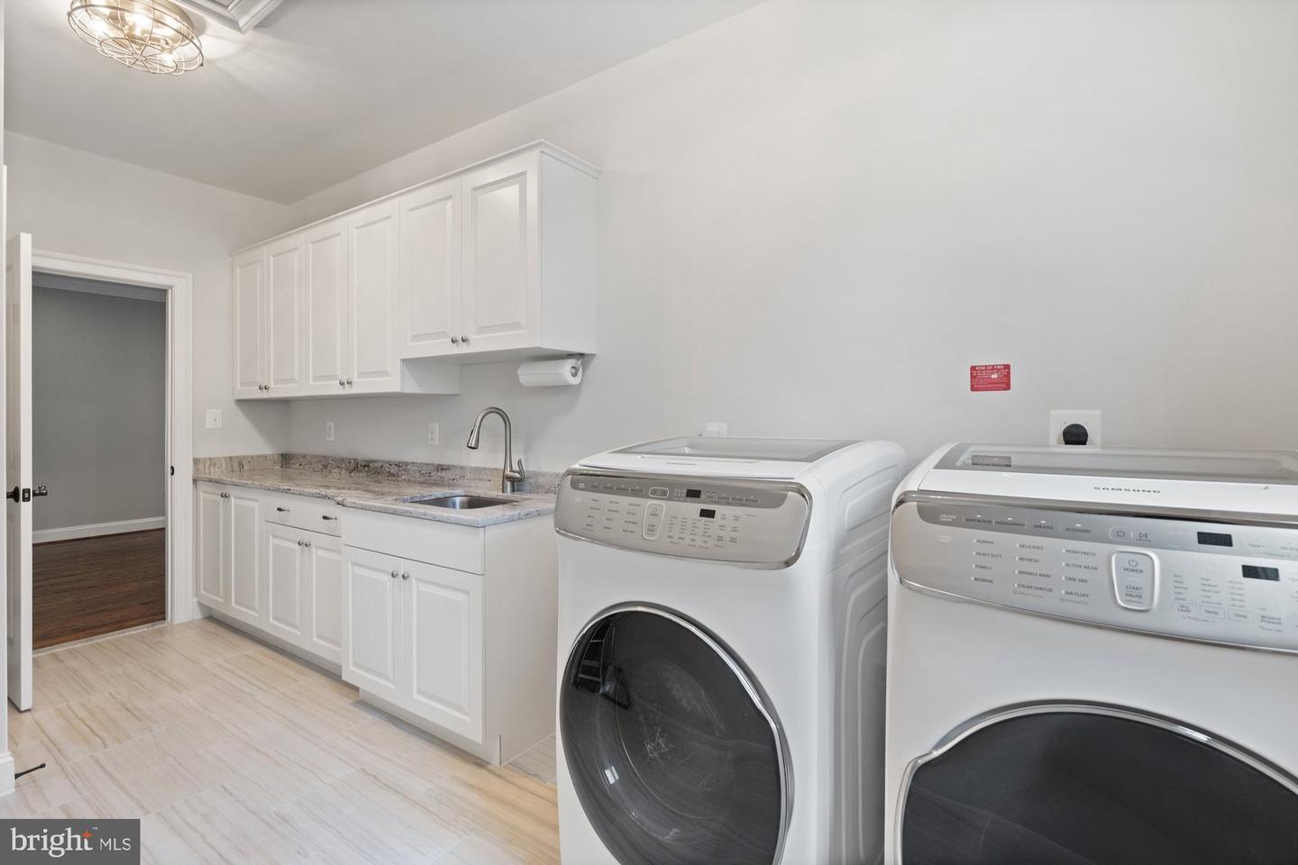 445 Orchard St NW