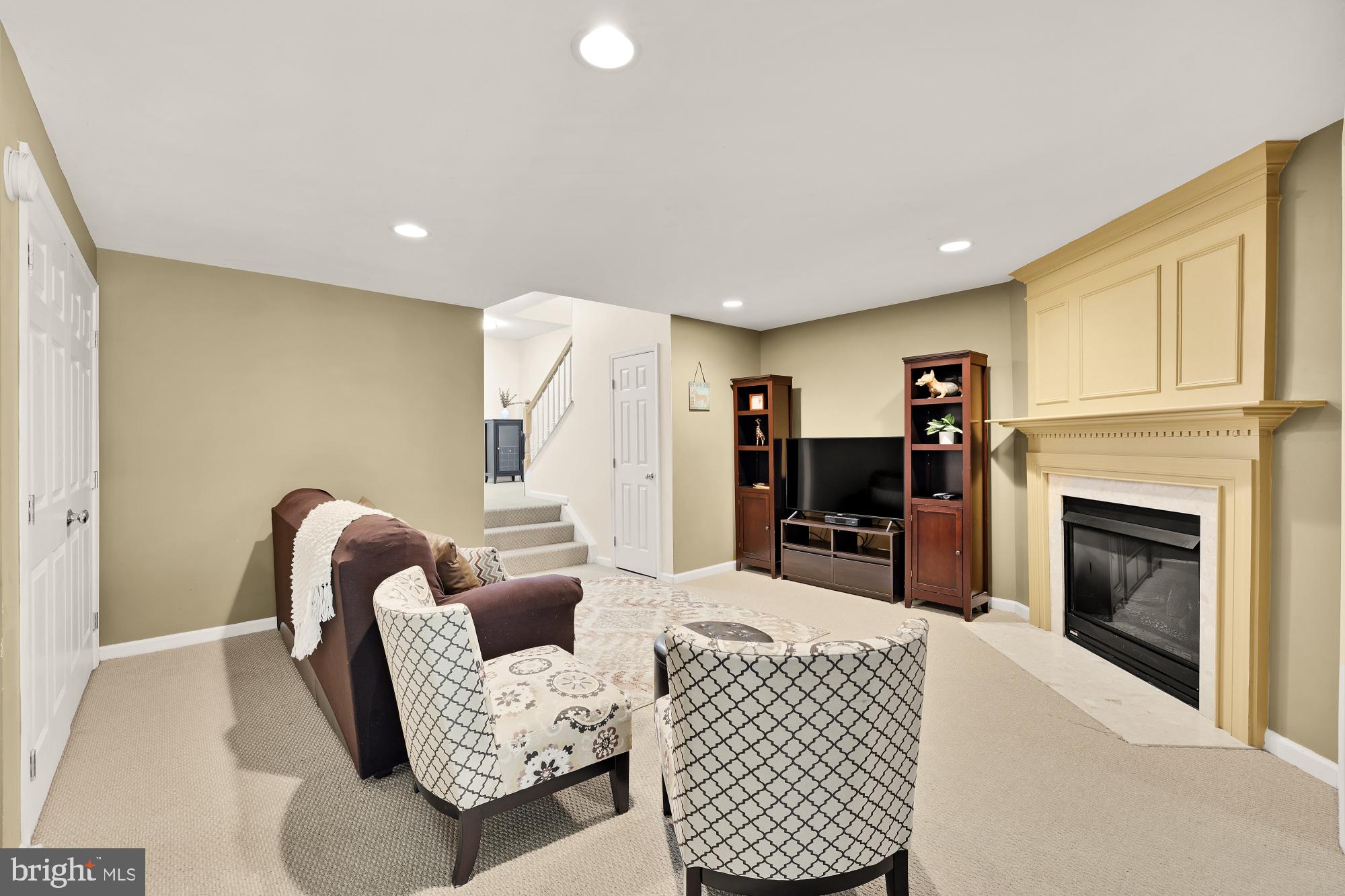 6337 Burgundy Leaf Ln