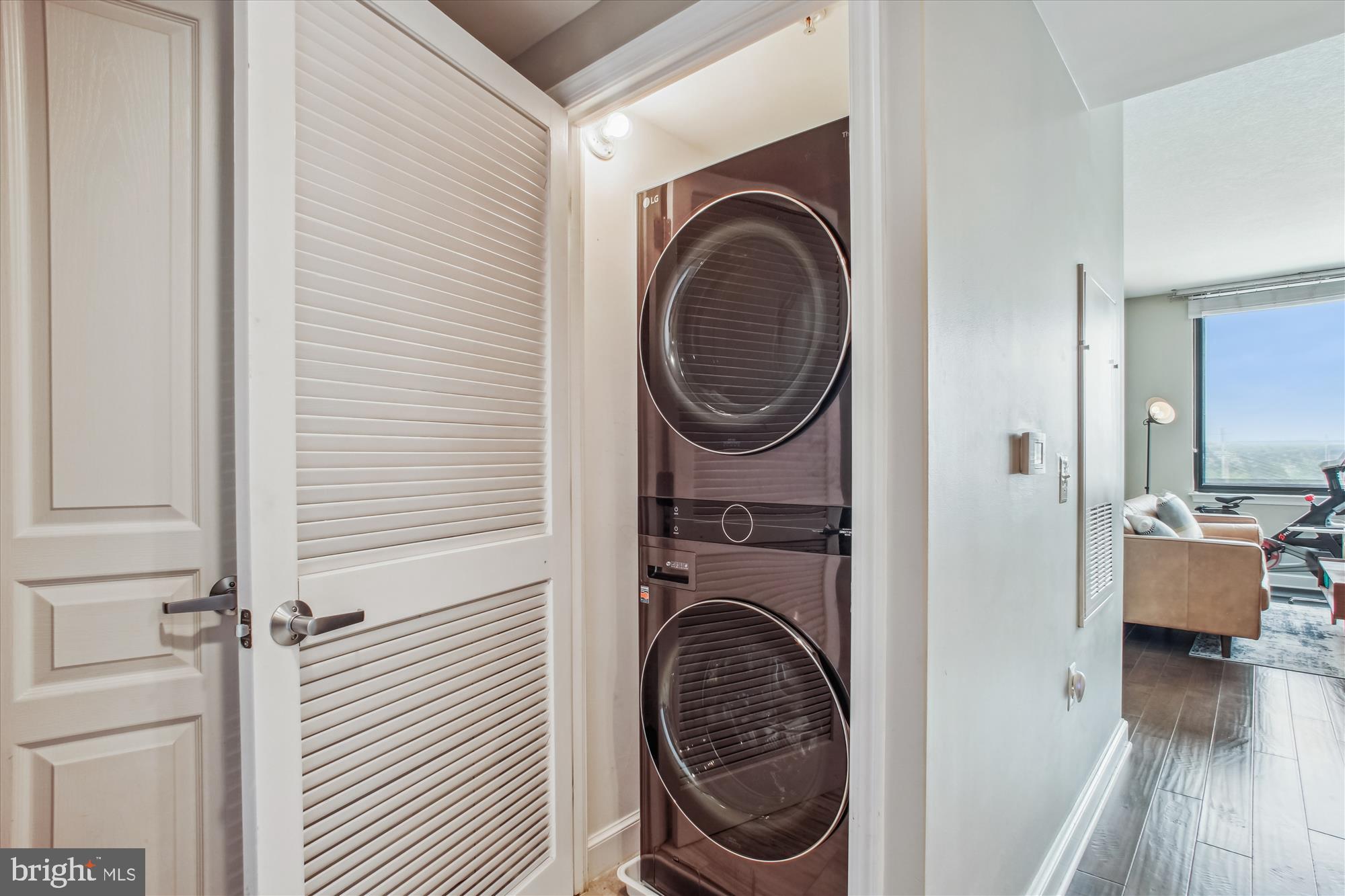 2451 MIDTOWN AVENUE 1323