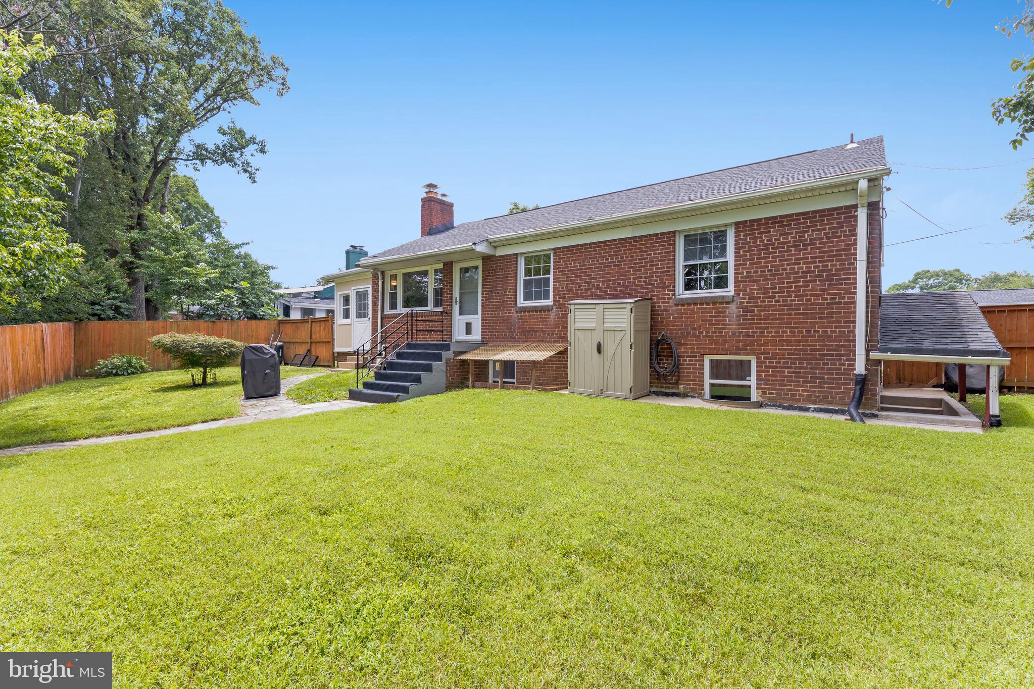 5726 N KINGS HIGHWAY