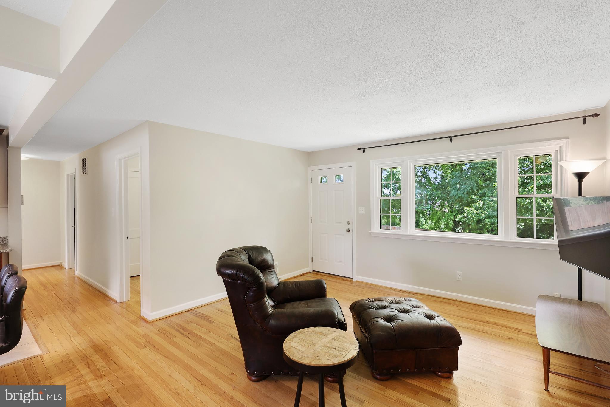 5726 N KINGS HIGHWAY