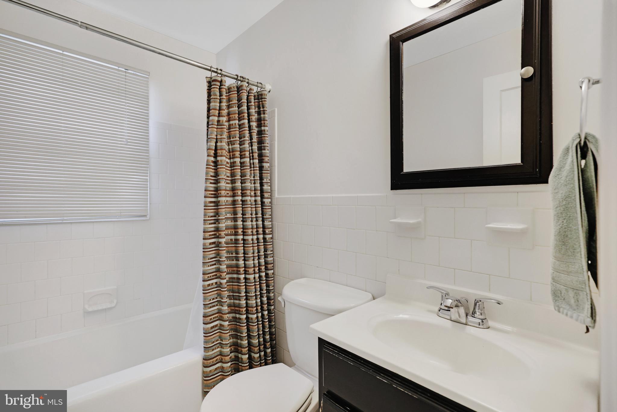 5726 N KINGS HIGHWAY