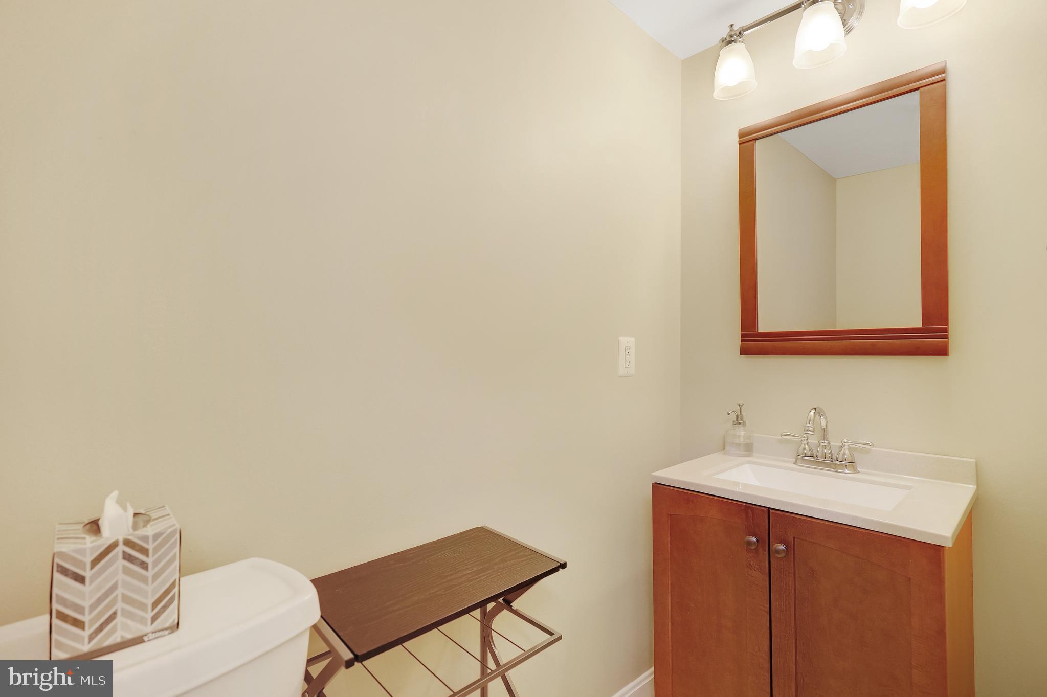 5726 N KINGS HIGHWAY