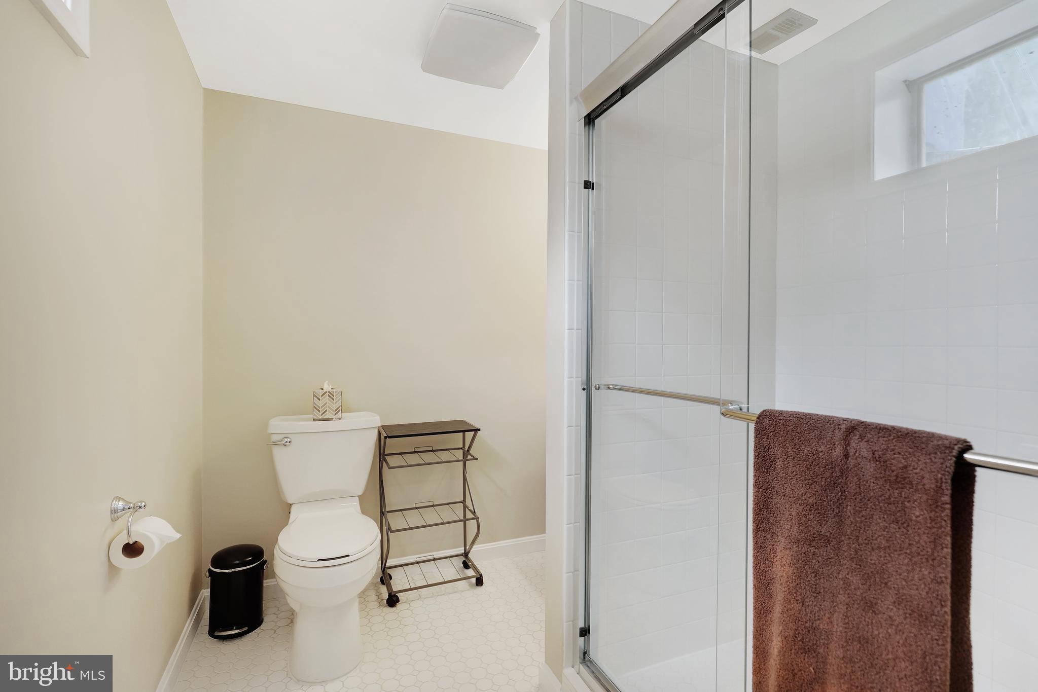 5726 N KINGS HIGHWAY