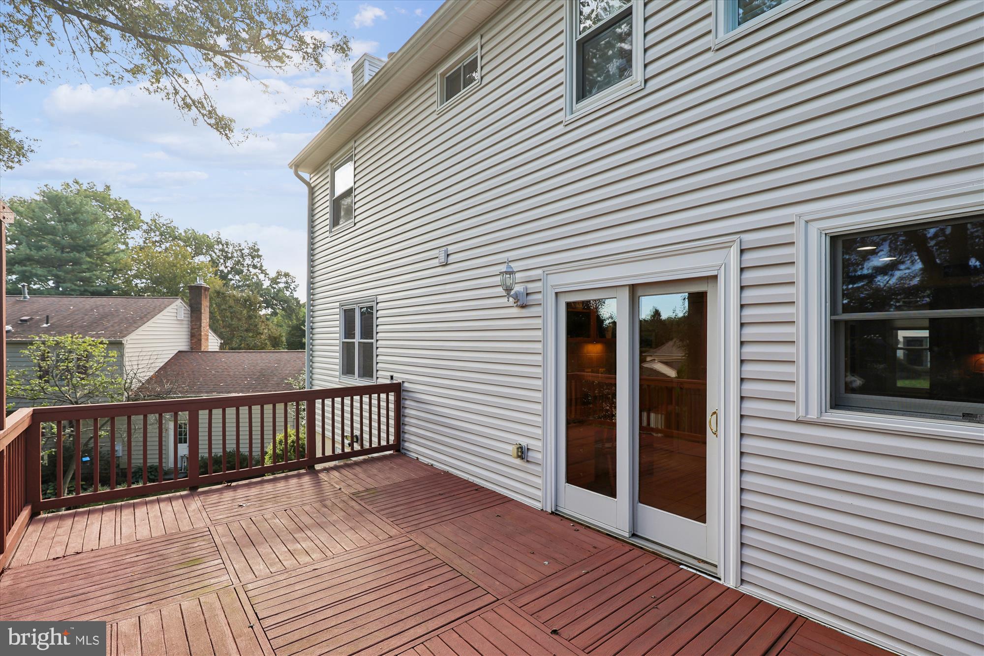 9352 CHESTNUT KNOLLS DRIVE