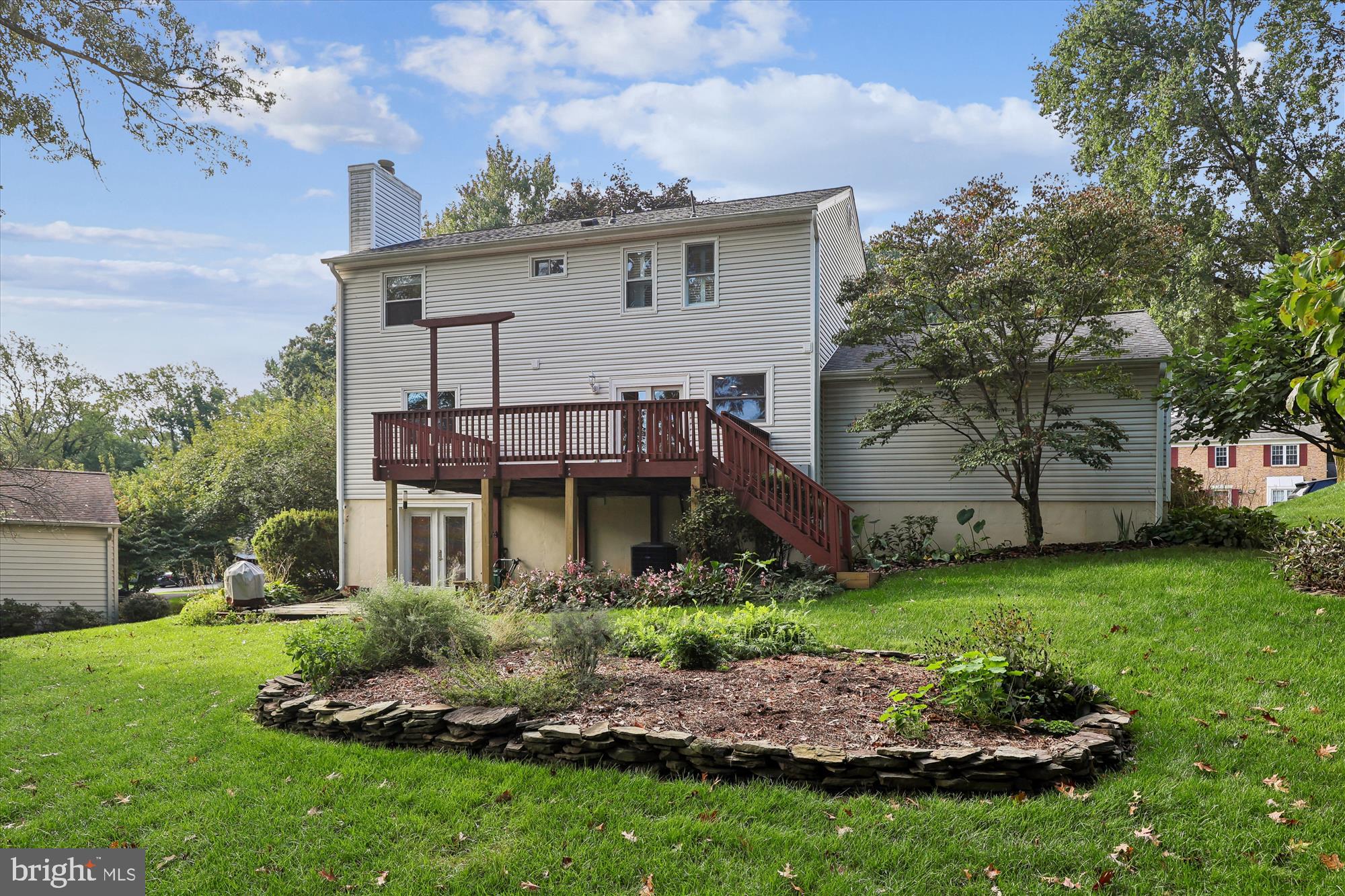 9352 CHESTNUT KNOLLS DRIVE