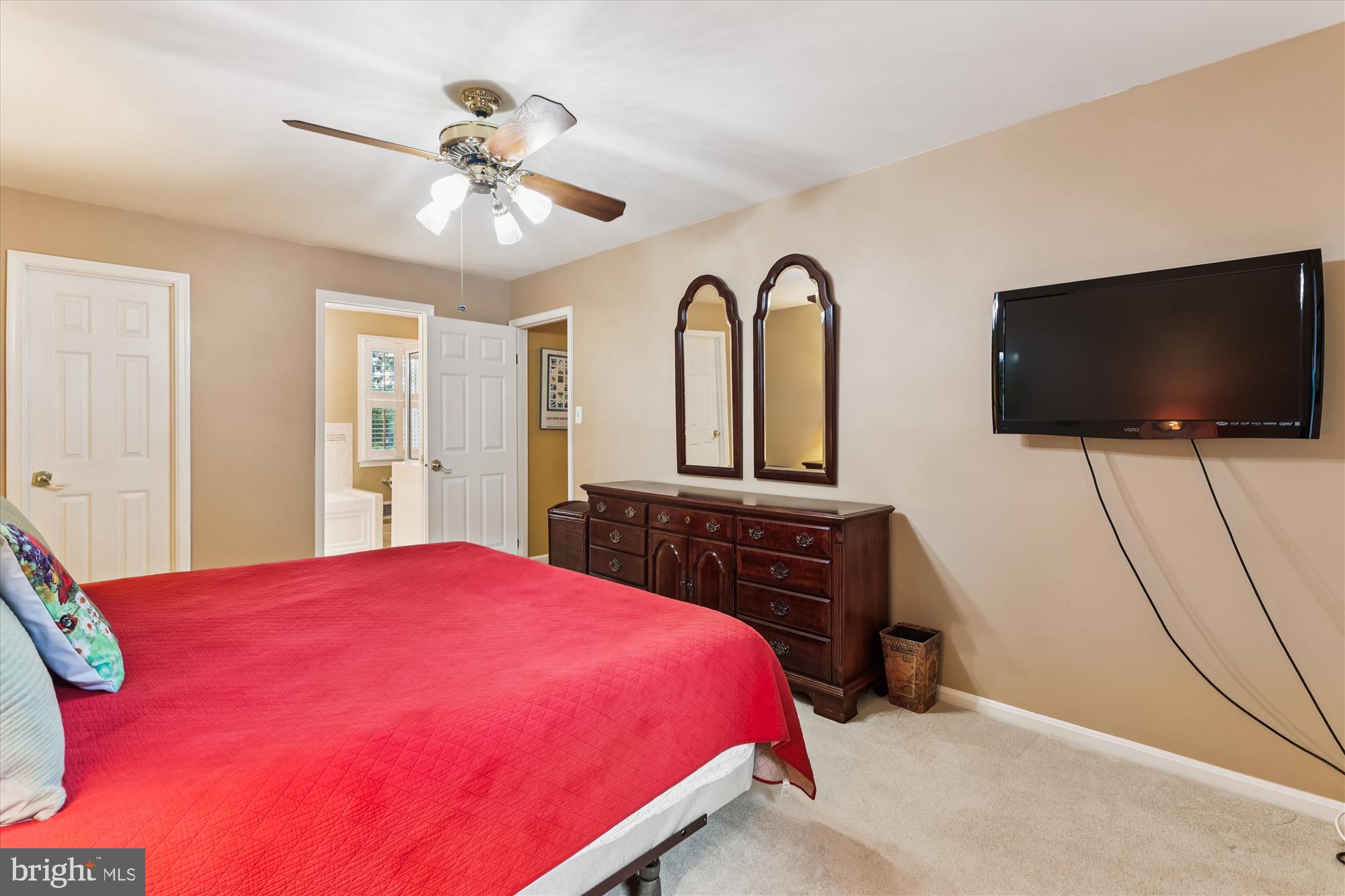 9352 CHESTNUT KNOLLS DRIVE