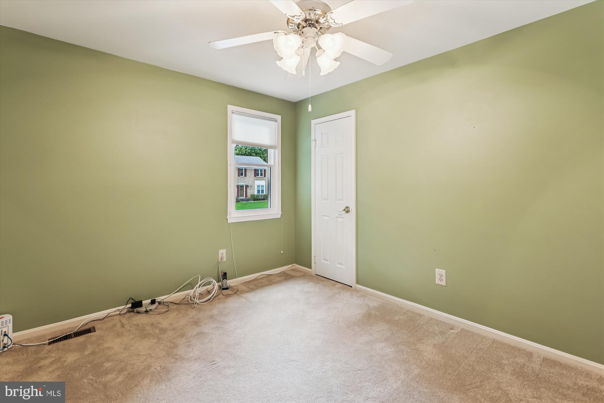 9352 CHESTNUT KNOLLS DRIVE