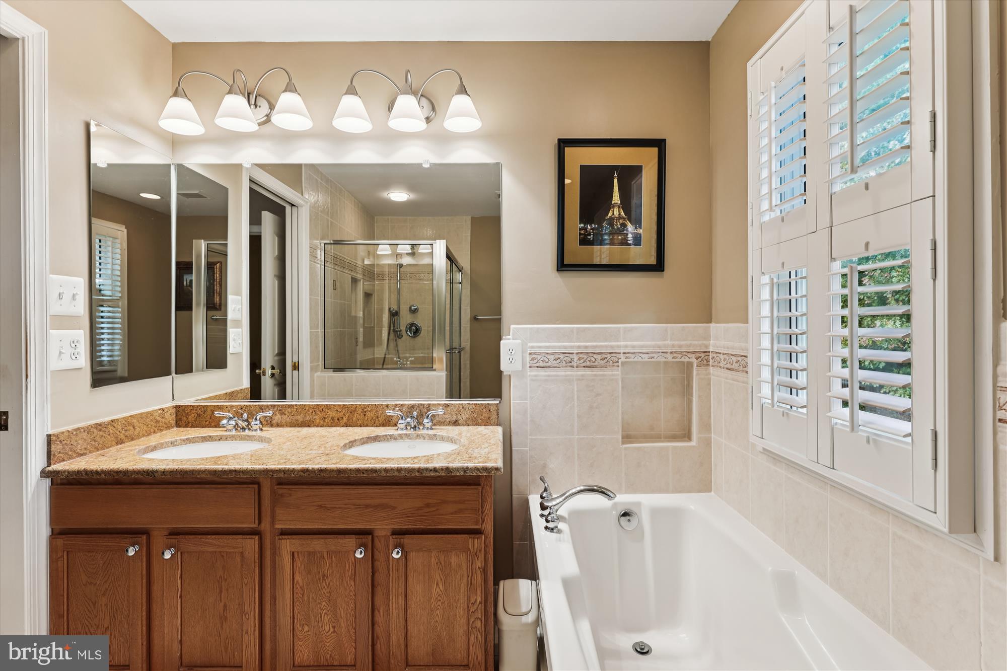 9352 CHESTNUT KNOLLS DRIVE