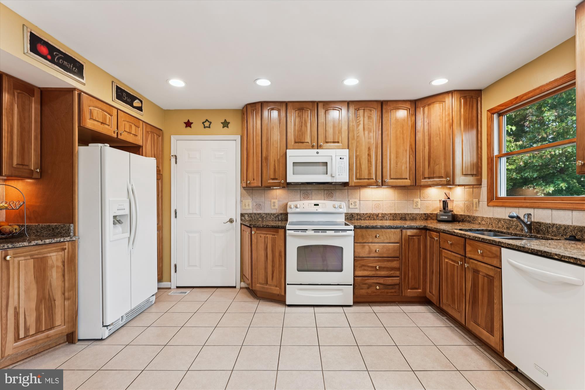 9352 CHESTNUT KNOLLS DRIVE