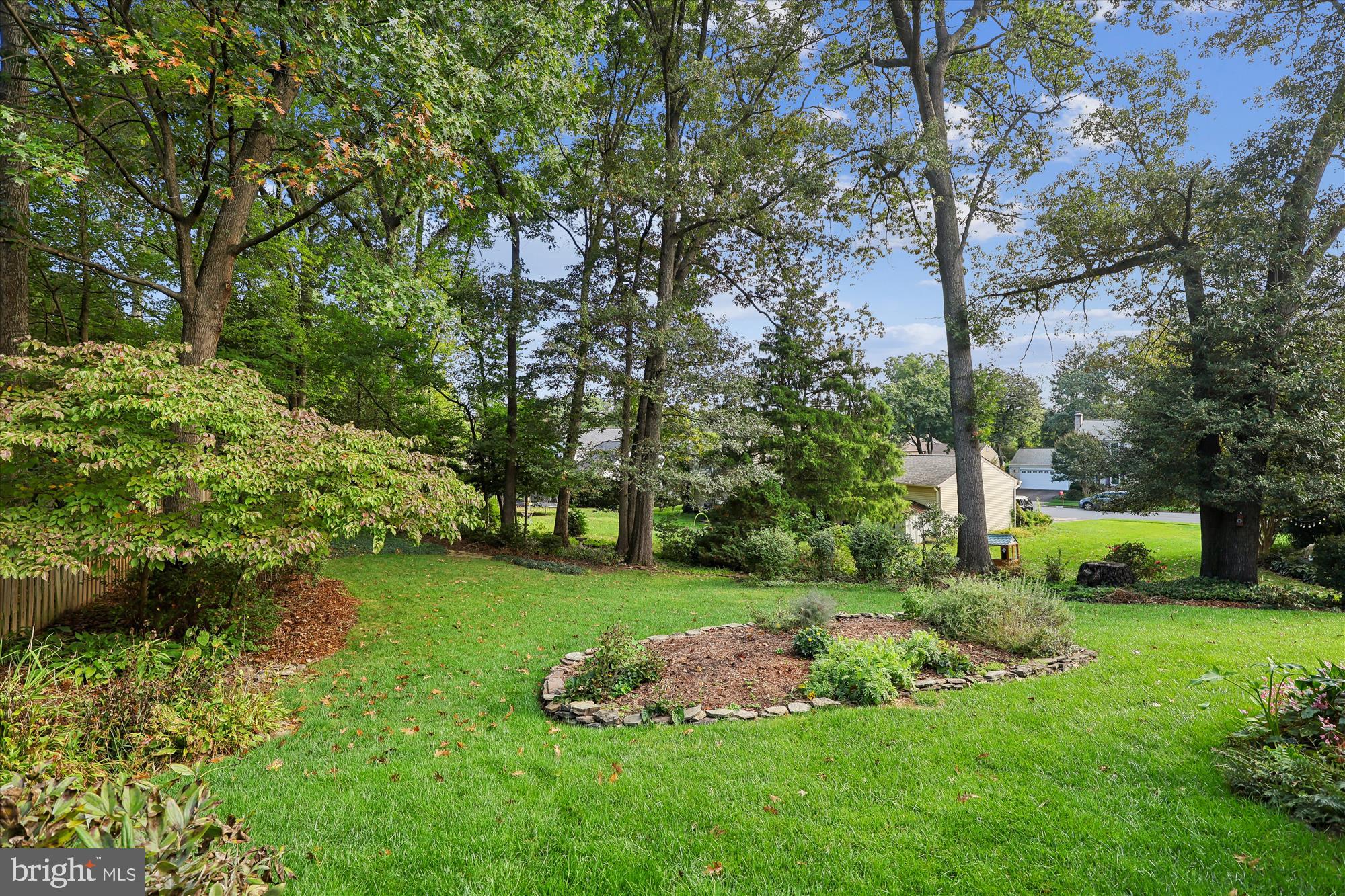 9352 CHESTNUT KNOLLS DRIVE