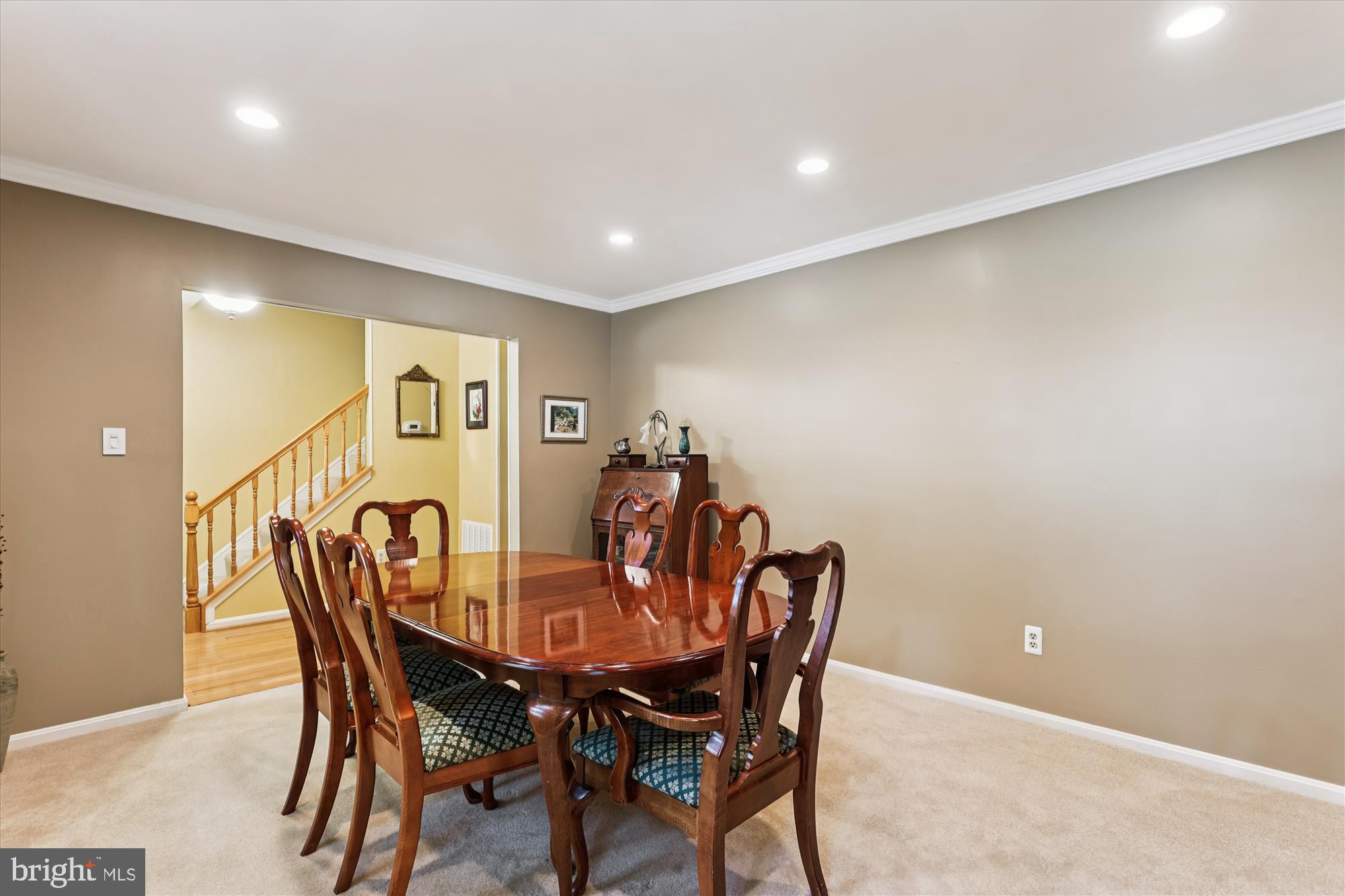 9352 CHESTNUT KNOLLS DRIVE