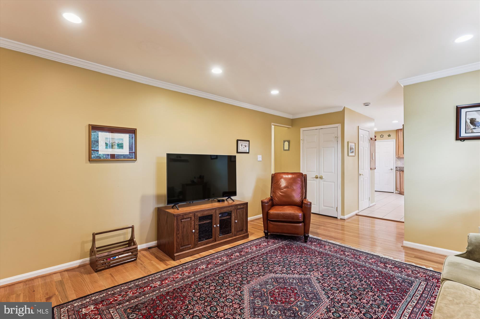 9352 CHESTNUT KNOLLS DRIVE