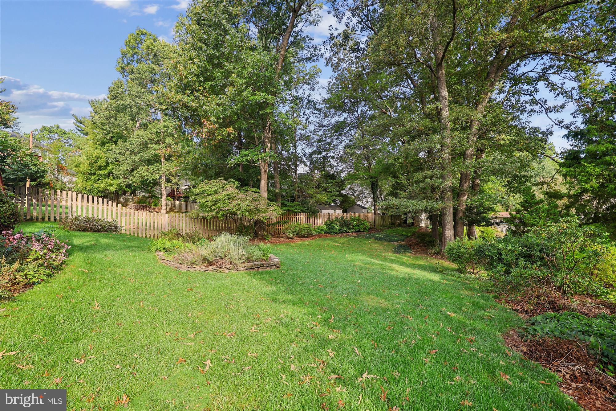 9352 CHESTNUT KNOLLS DRIVE