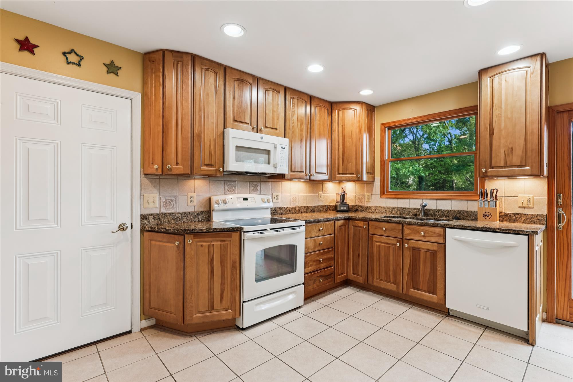 9352 CHESTNUT KNOLLS DRIVE