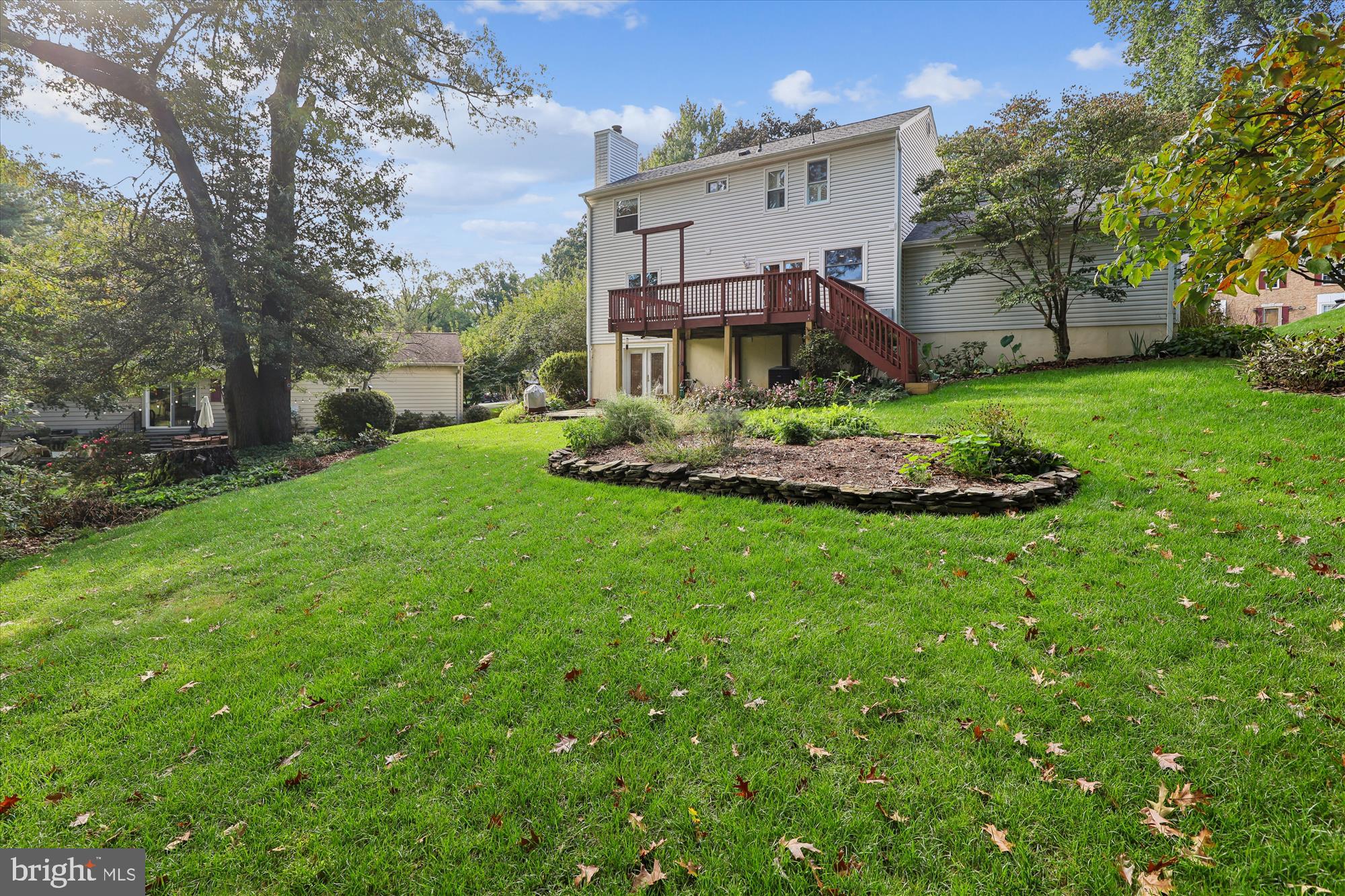 9352 CHESTNUT KNOLLS DRIVE