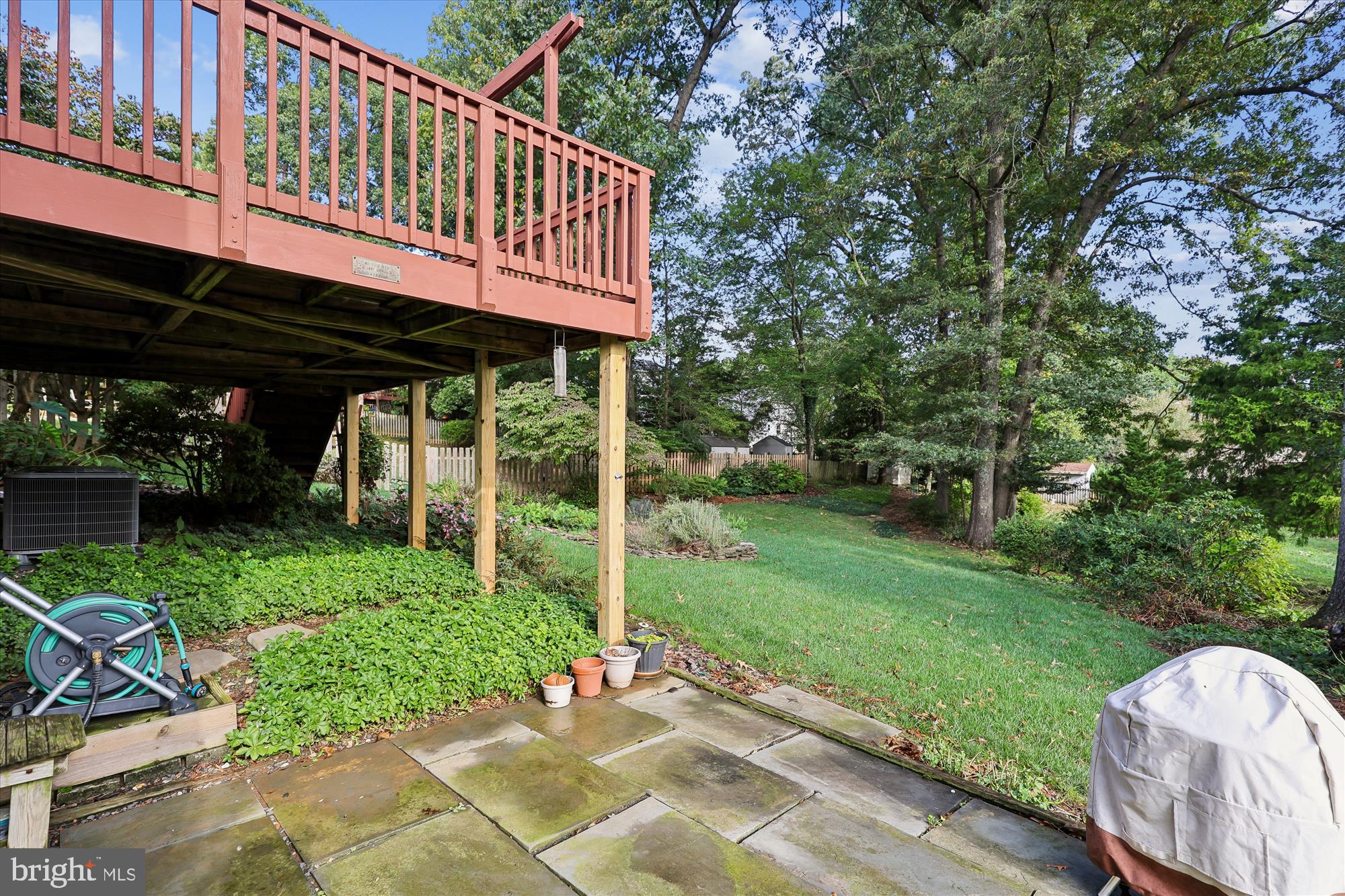 9352 CHESTNUT KNOLLS DRIVE