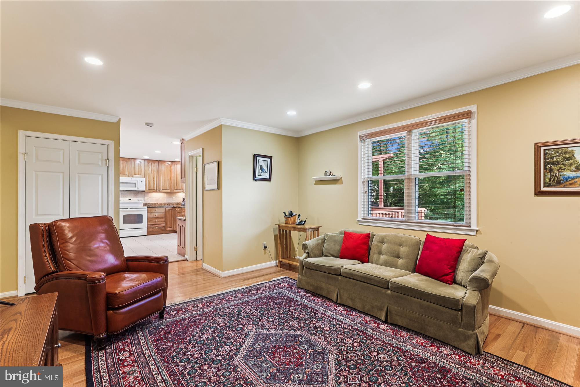 9352 CHESTNUT KNOLLS DRIVE