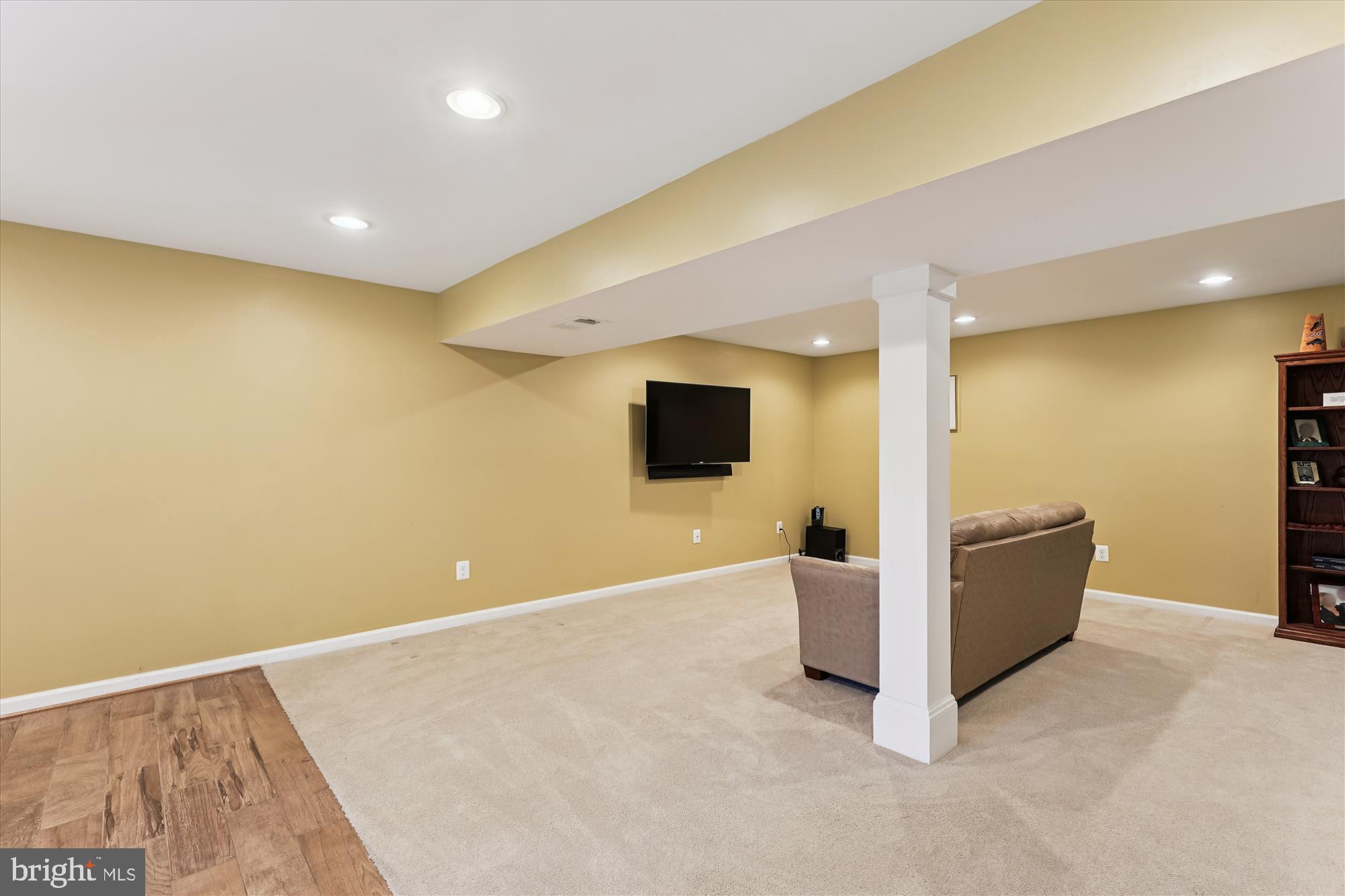 9352 CHESTNUT KNOLLS DRIVE