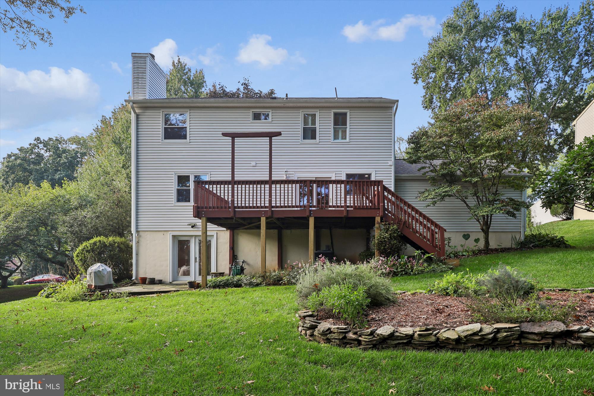 9352 CHESTNUT KNOLLS DRIVE