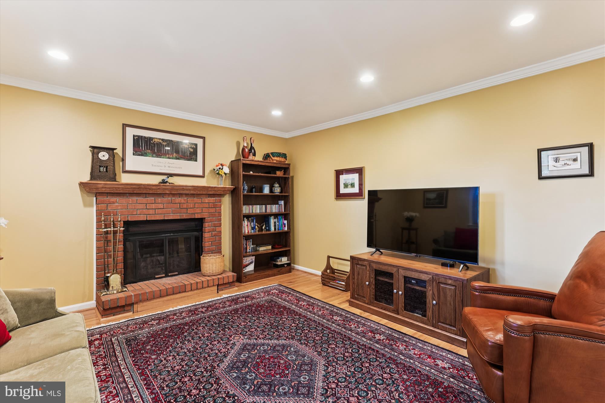 9352 CHESTNUT KNOLLS DRIVE